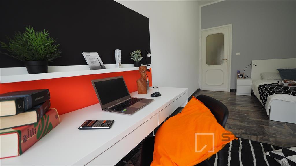 12.4 sqm room in Via Santa Chiara, Torino