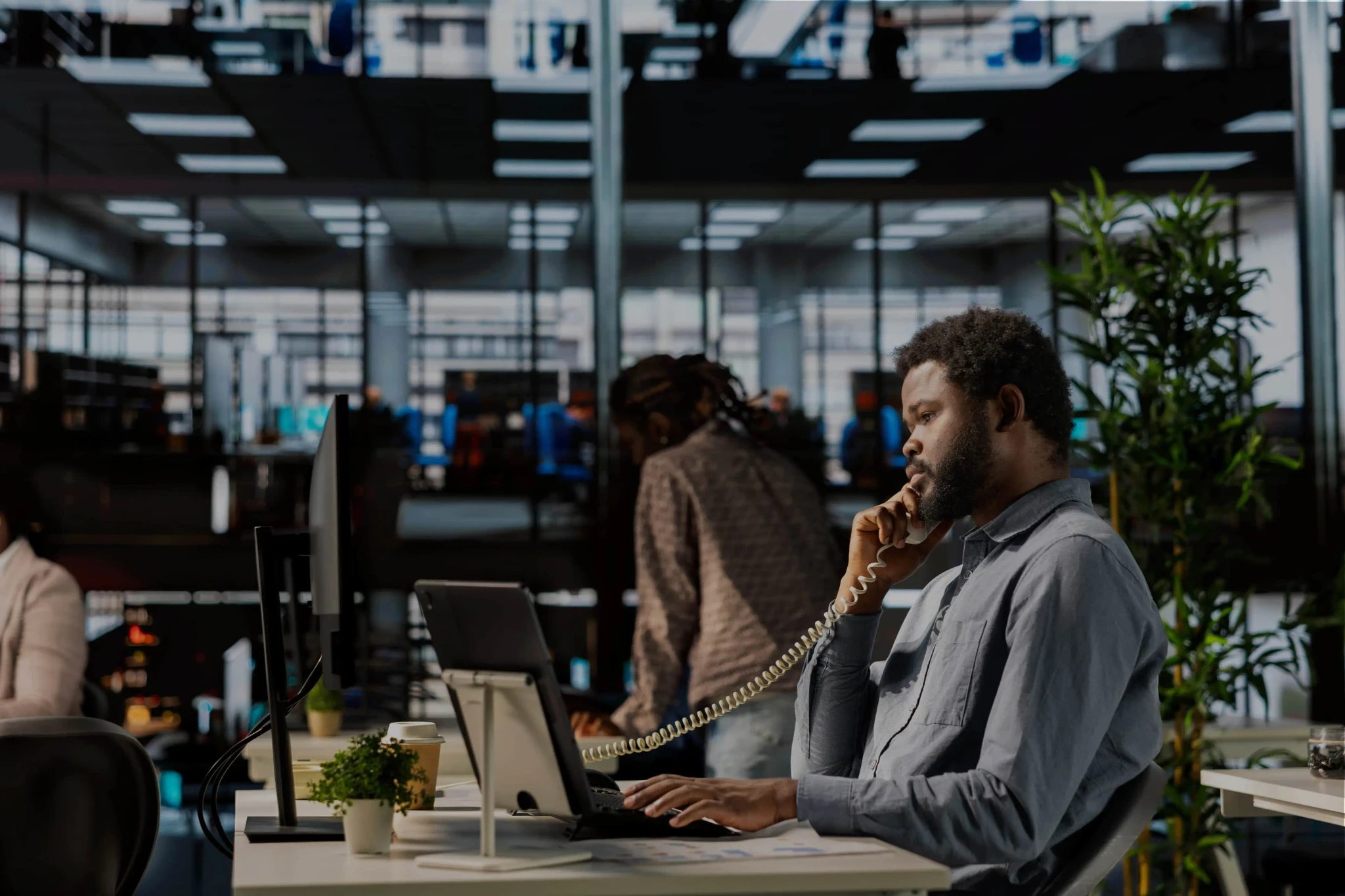 Infrastructure Wi-Fi professionnelle haute densité dans un Open Space de bureaux ou Co-Working