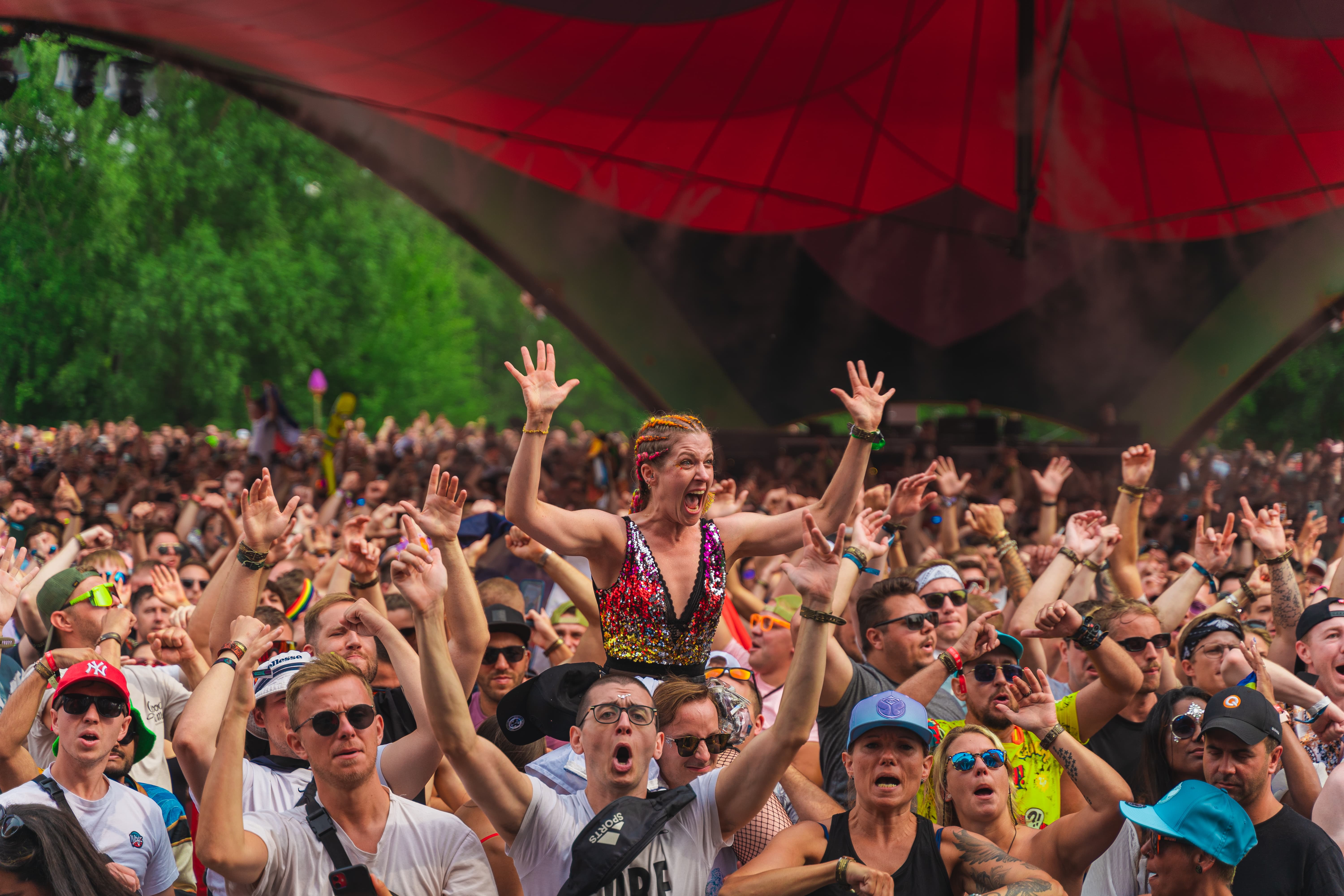 Engaged fan at the Yophoria stage at tomorrowland