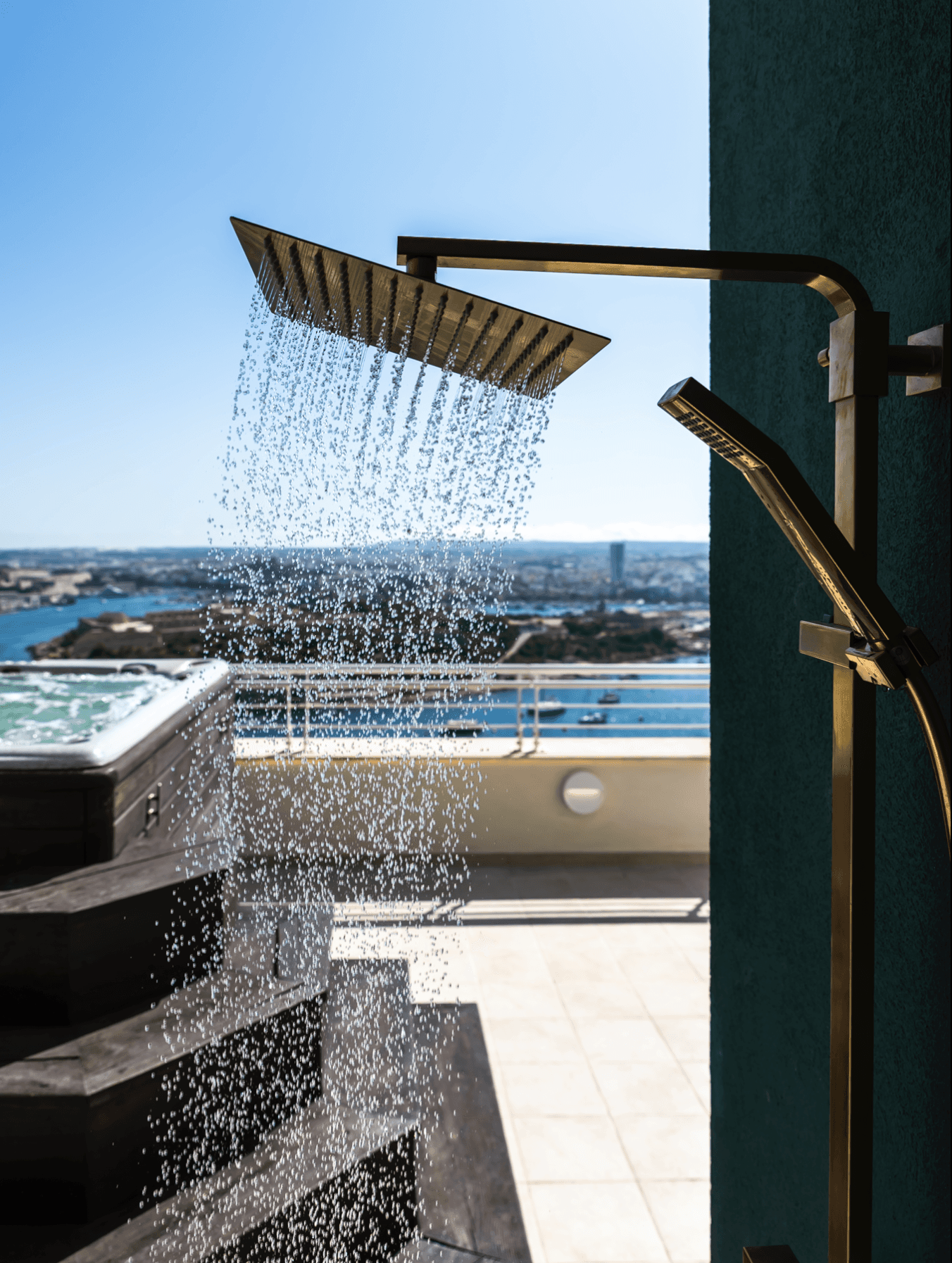 Here comes the alt text