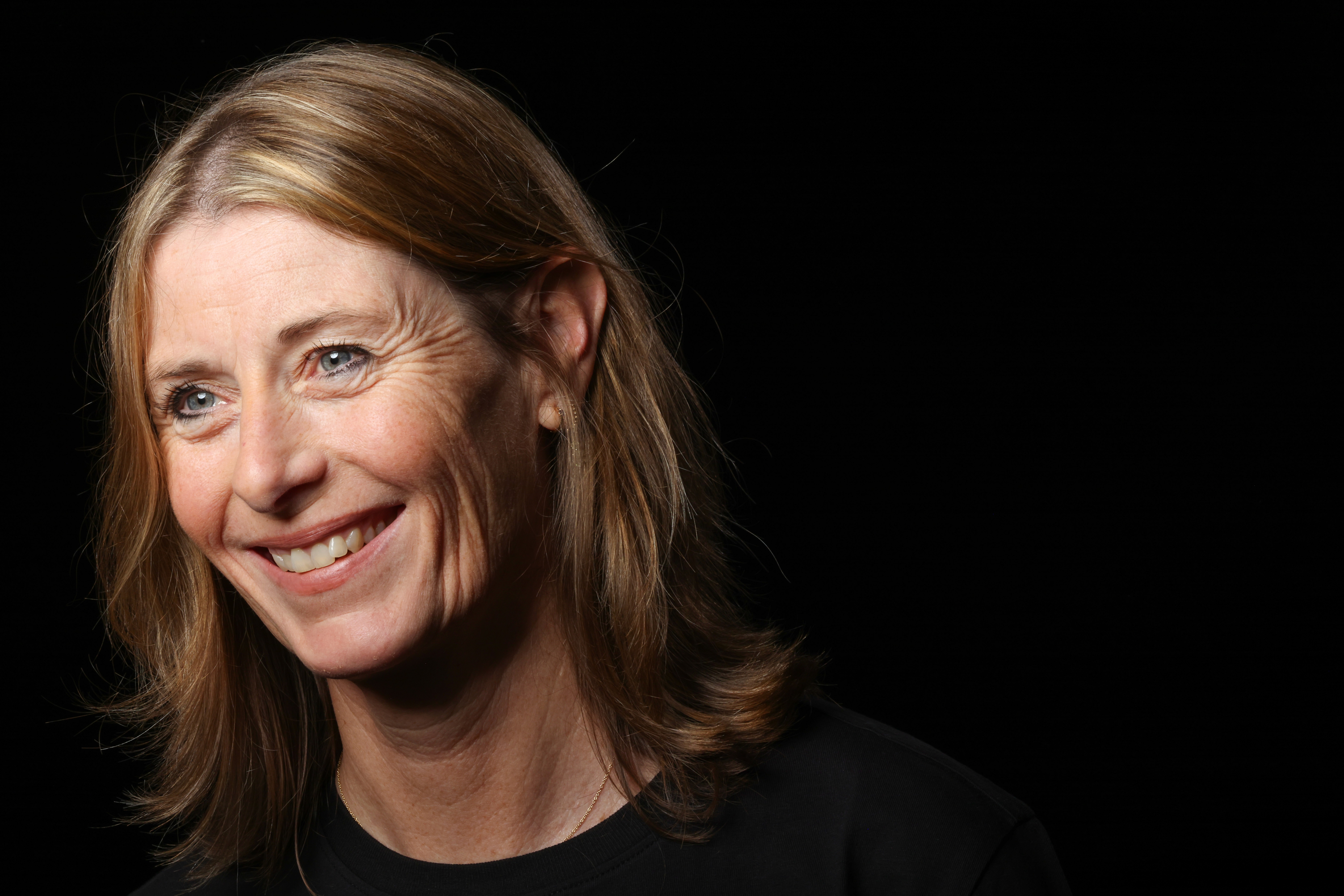 Headshot of Helen Edwards
