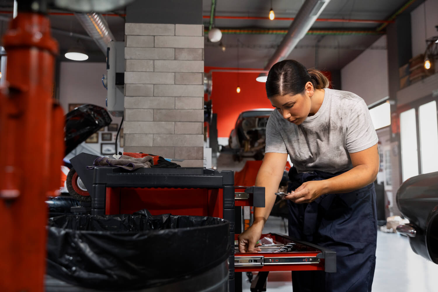 Car mechanic