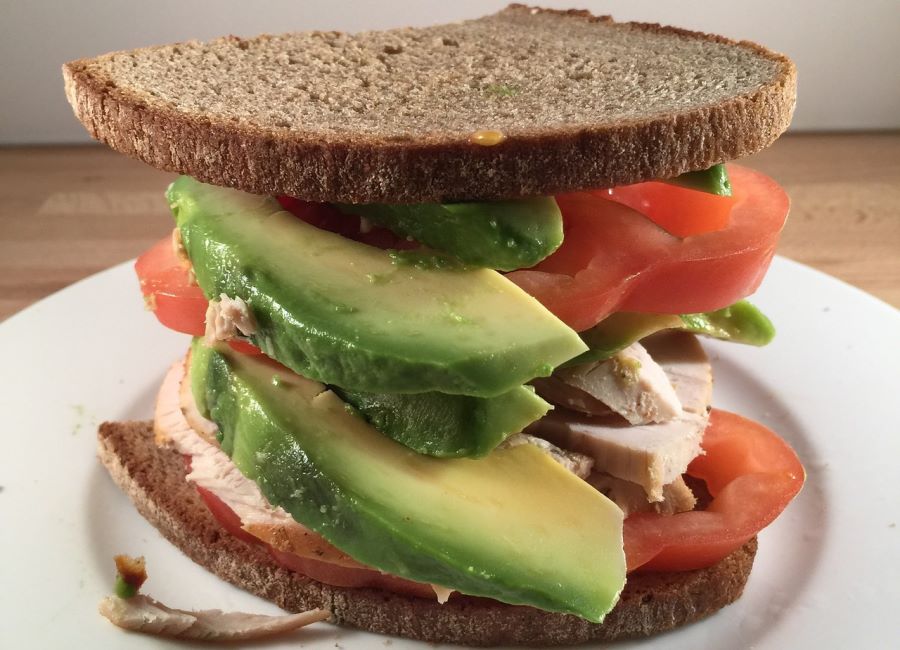 Sandwich tacchino e avocado