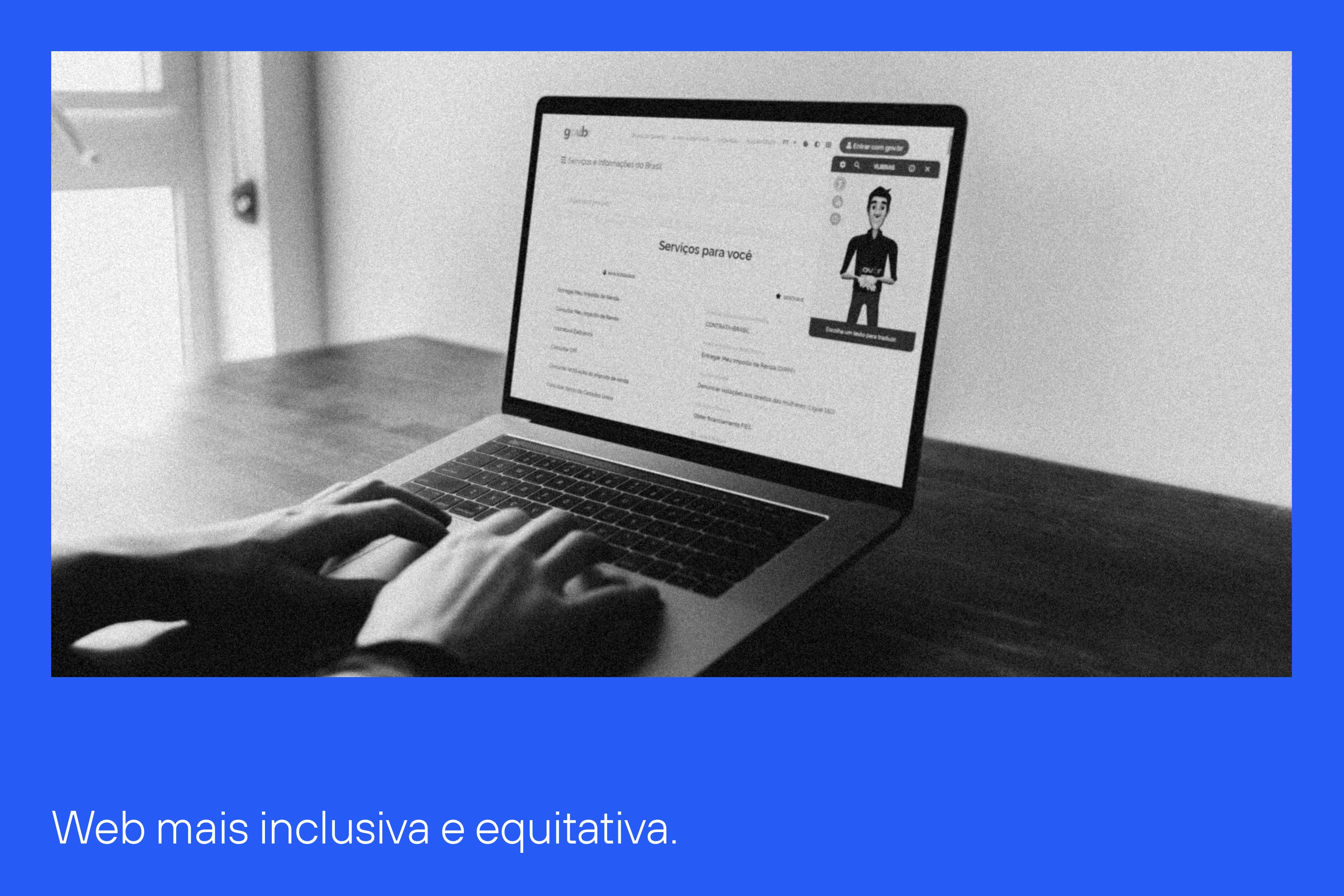 mockup em notebook de site com acessibilidade
