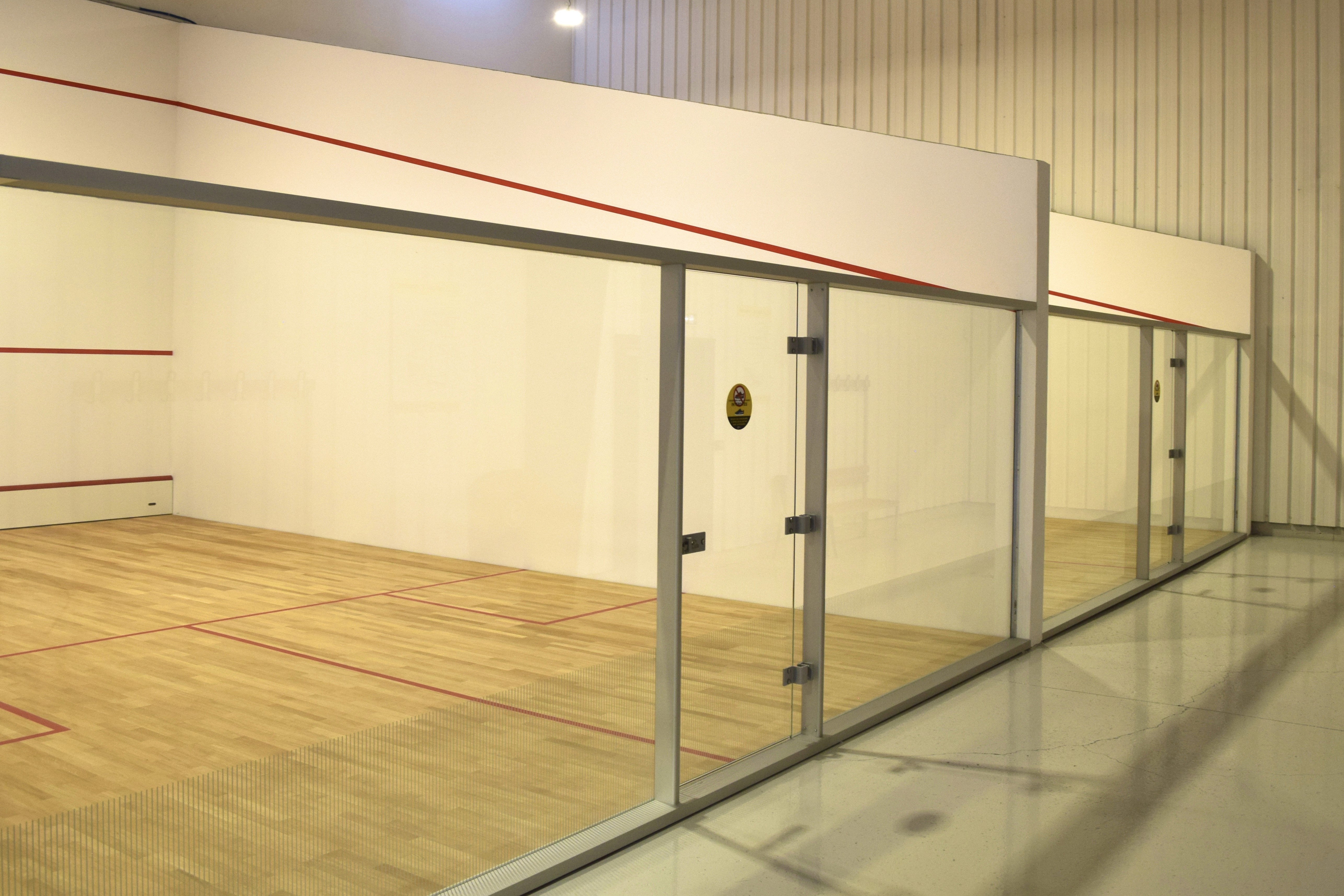 plusieurs terrains de padel et squash à Dijon