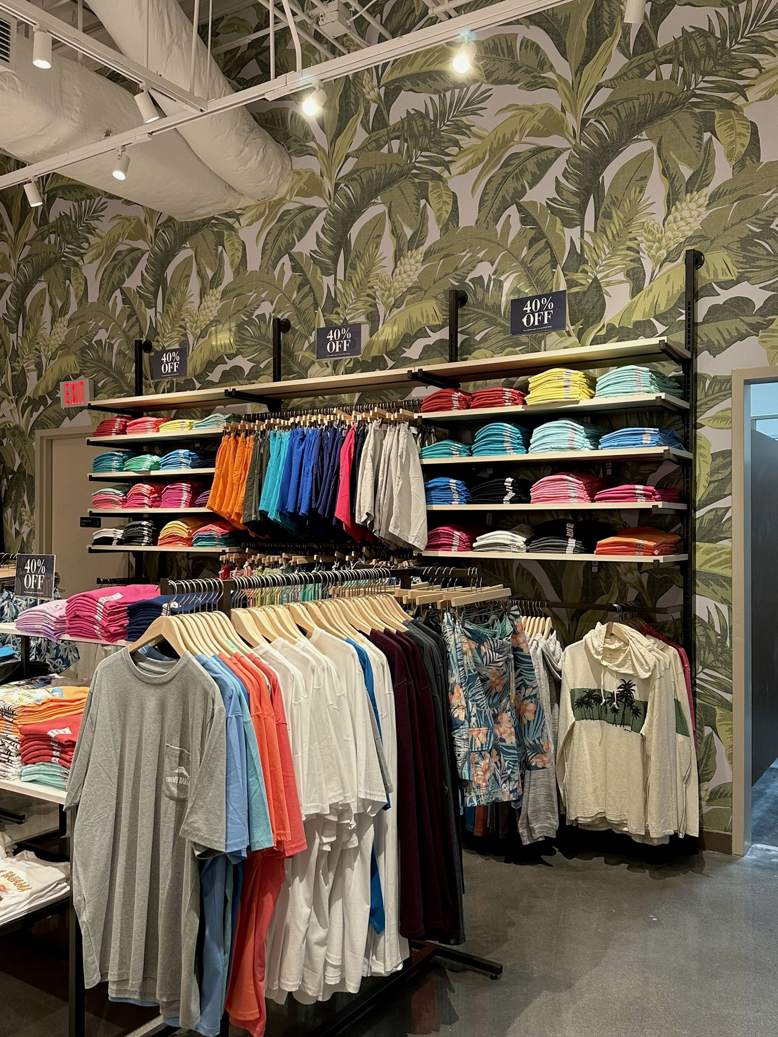 Boutique commercial lobby wallcovering installation