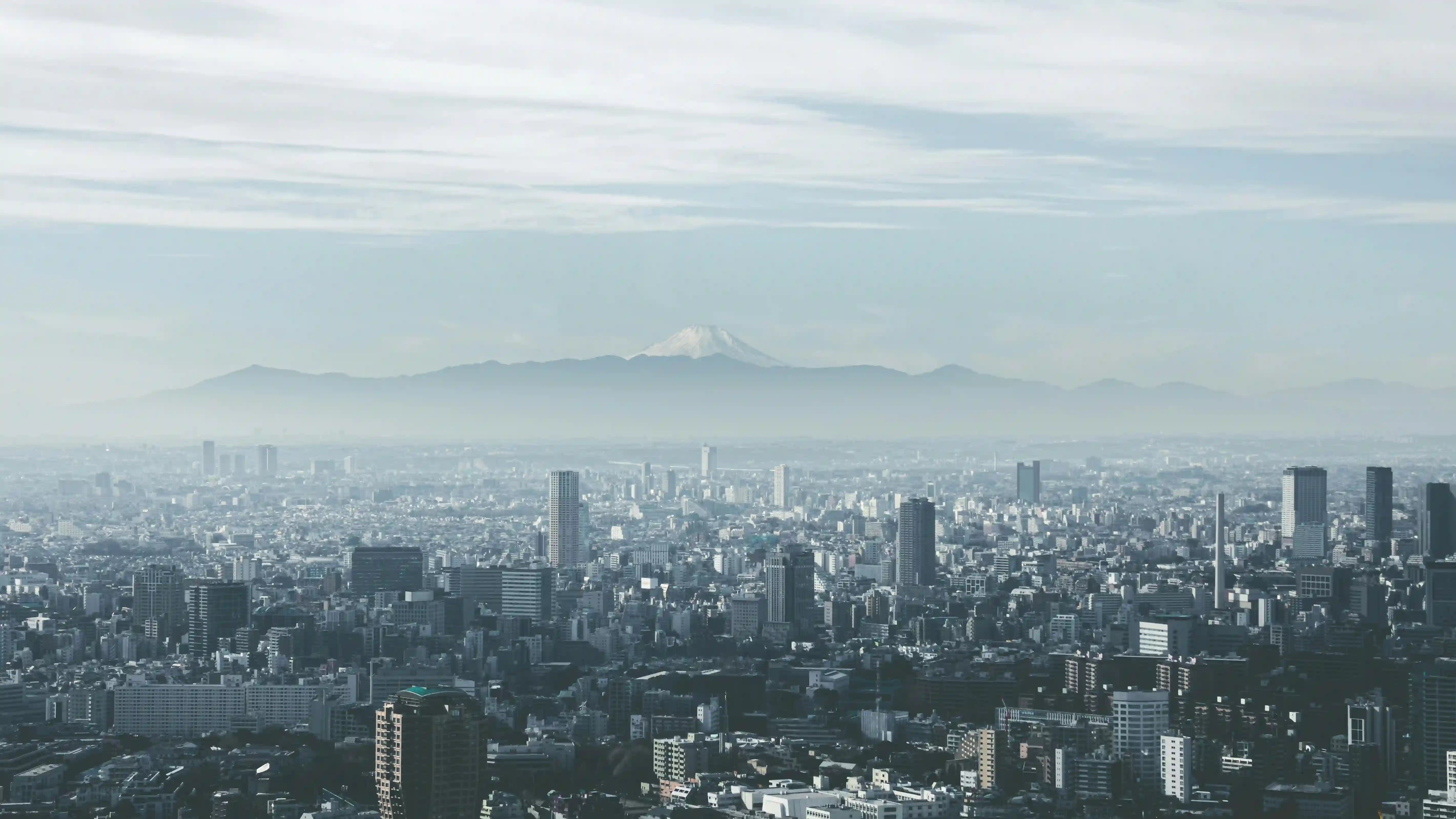 Tokyo şehir merkezinden Fuji Dağı manzarası