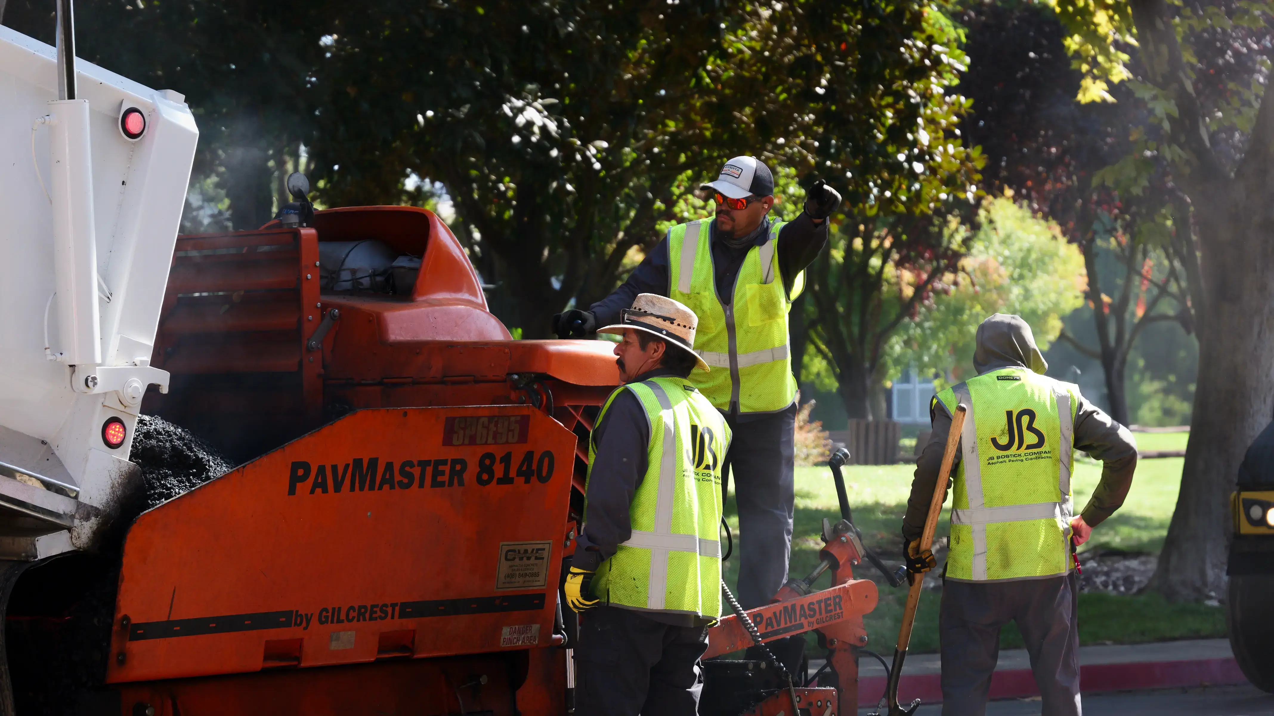 Photo of paving crew on asphalt project