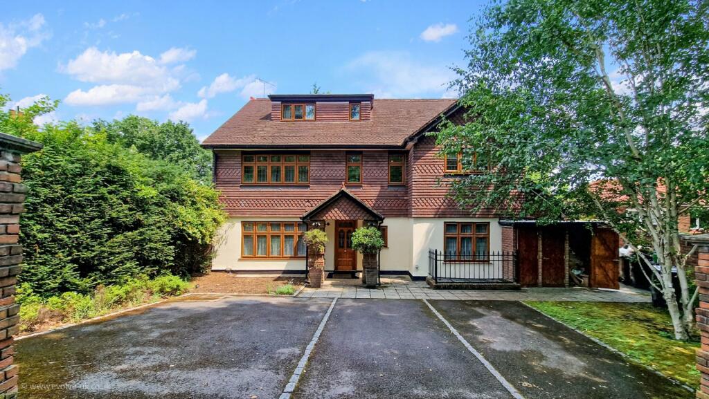 Woodlands Close