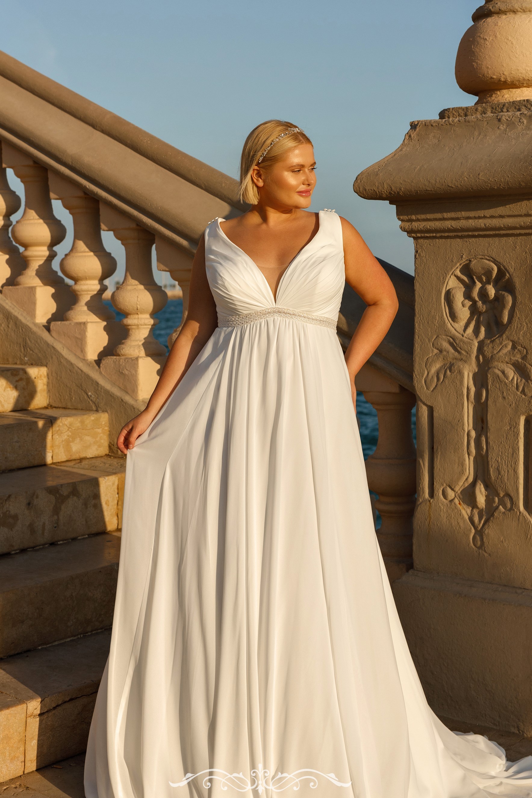 Standesamtkleid mit Schnittführung