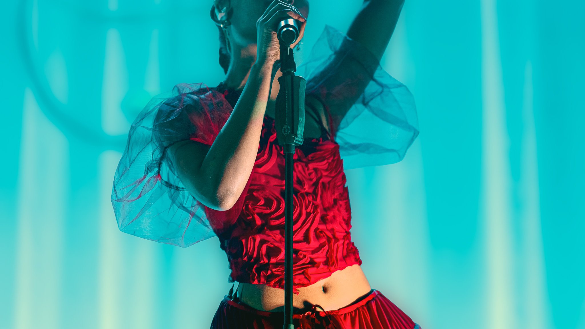 Griff Performs In Chicago at The Vic