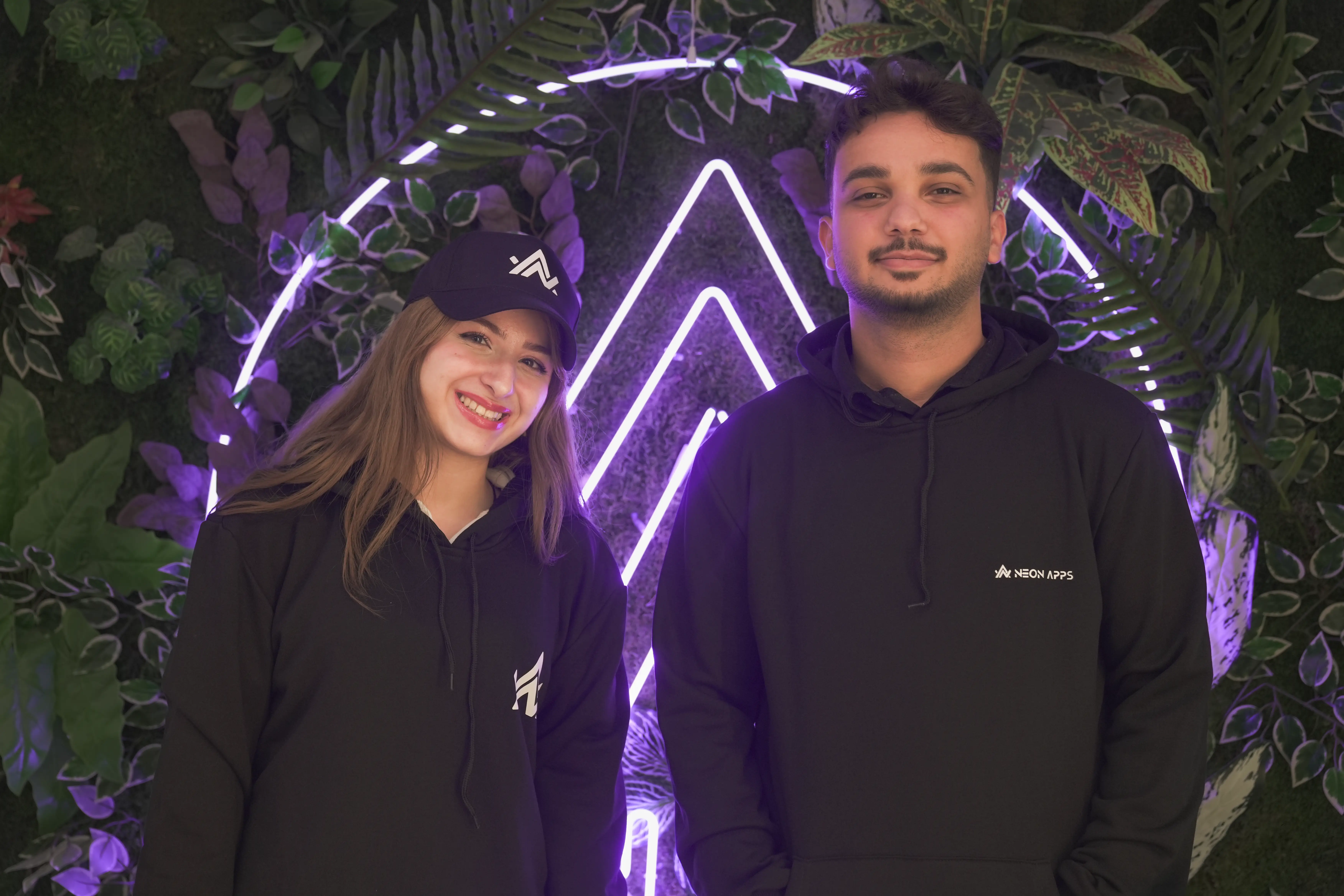 Neon Apps dedicated team members offering full-time project support.