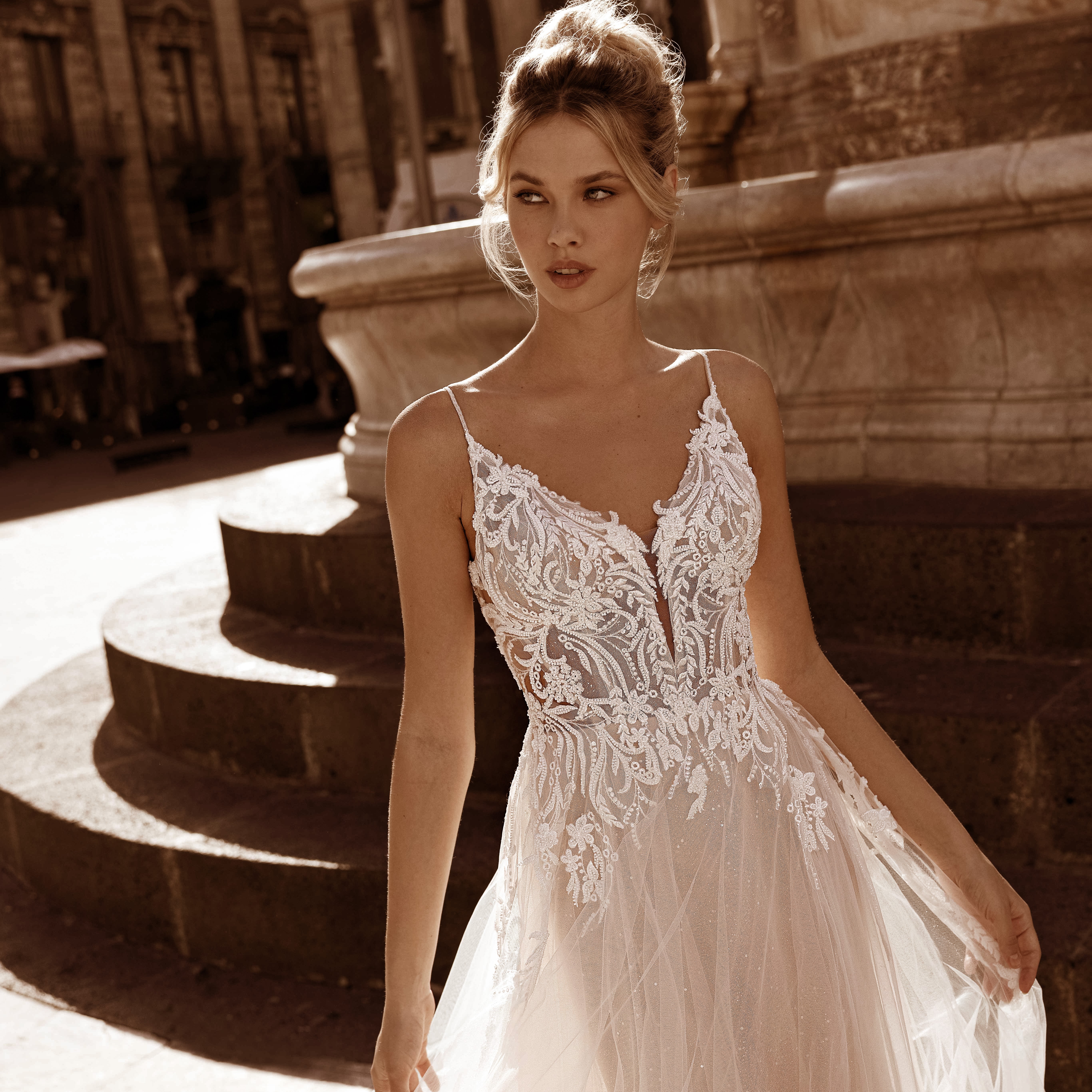 Prinzessin Brautkleid mit glitzernder Corsage