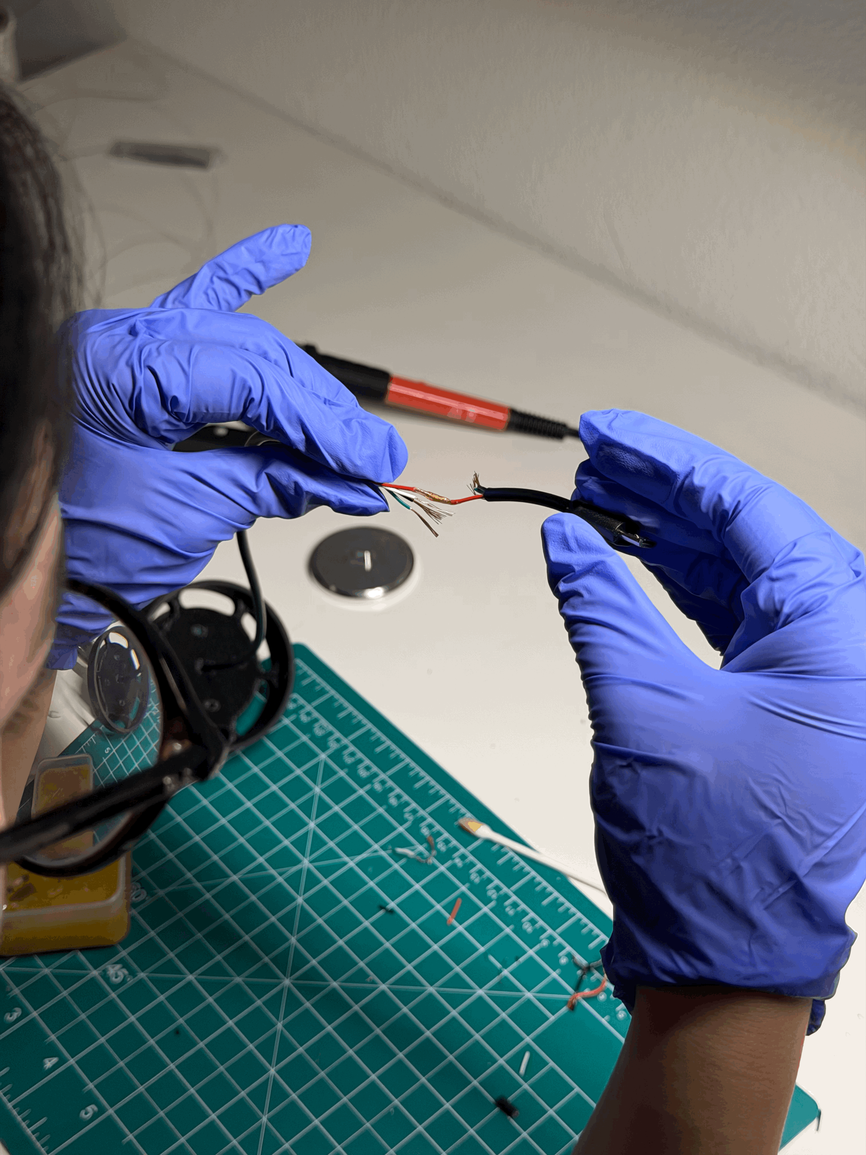 Batch.Works logo over a photo of a box of 3D printed objects