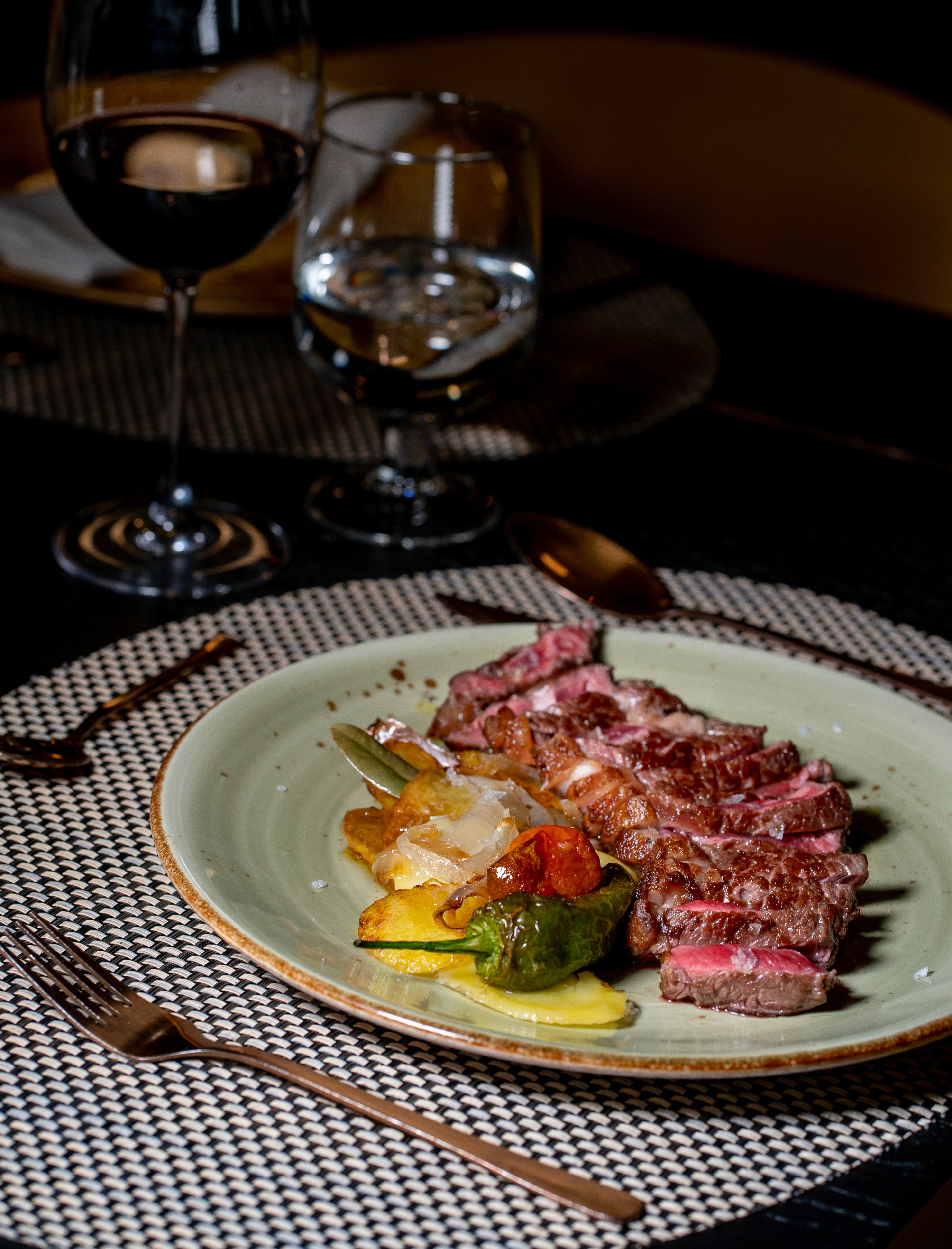 Amelia photographing