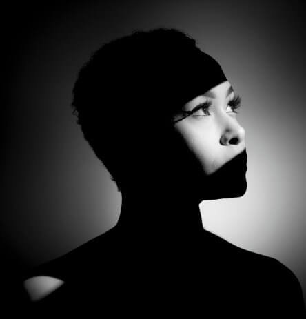 Women portrait in brown hair