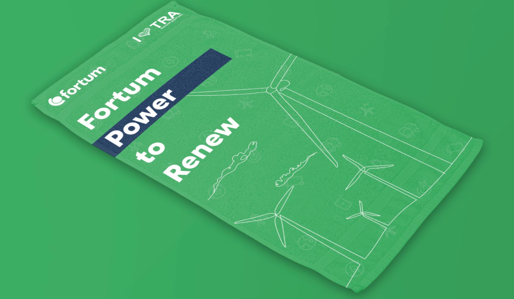 Zielony ręcznik z hasłem "Fortum power to renew" i grafiką konturową wiatraków