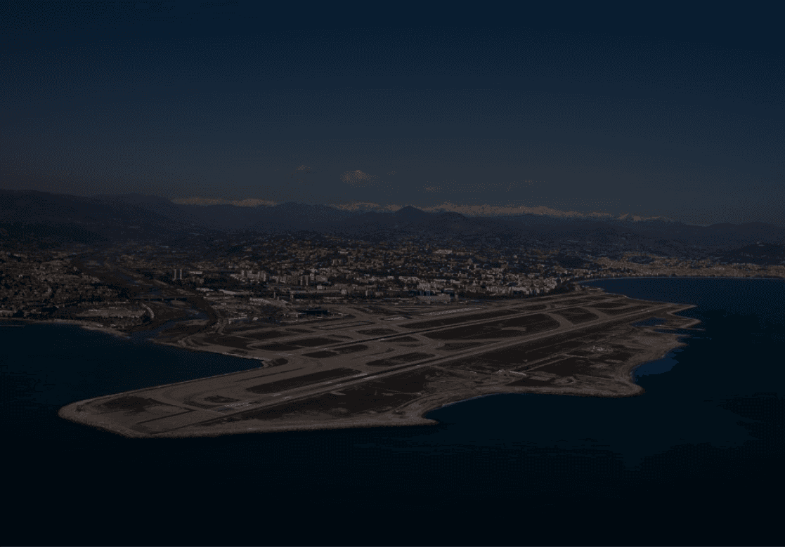 vue aerienne sur l'aeroport de nice