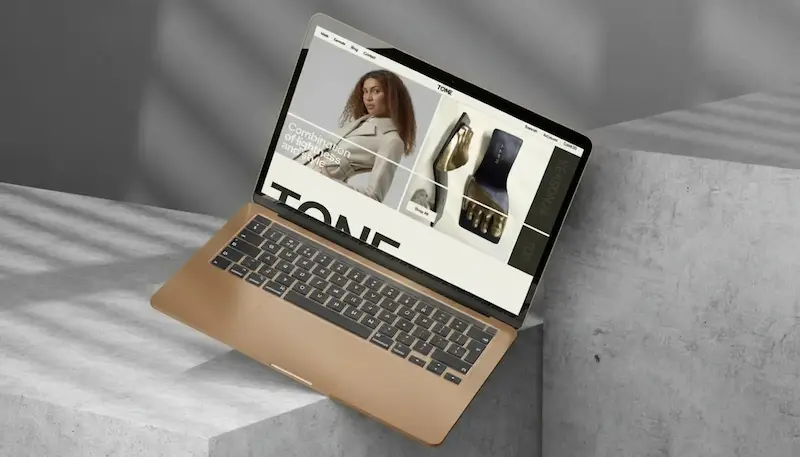 Mockup desktop di sito e-commerce progettato per la vendita online con struttura intuitiva