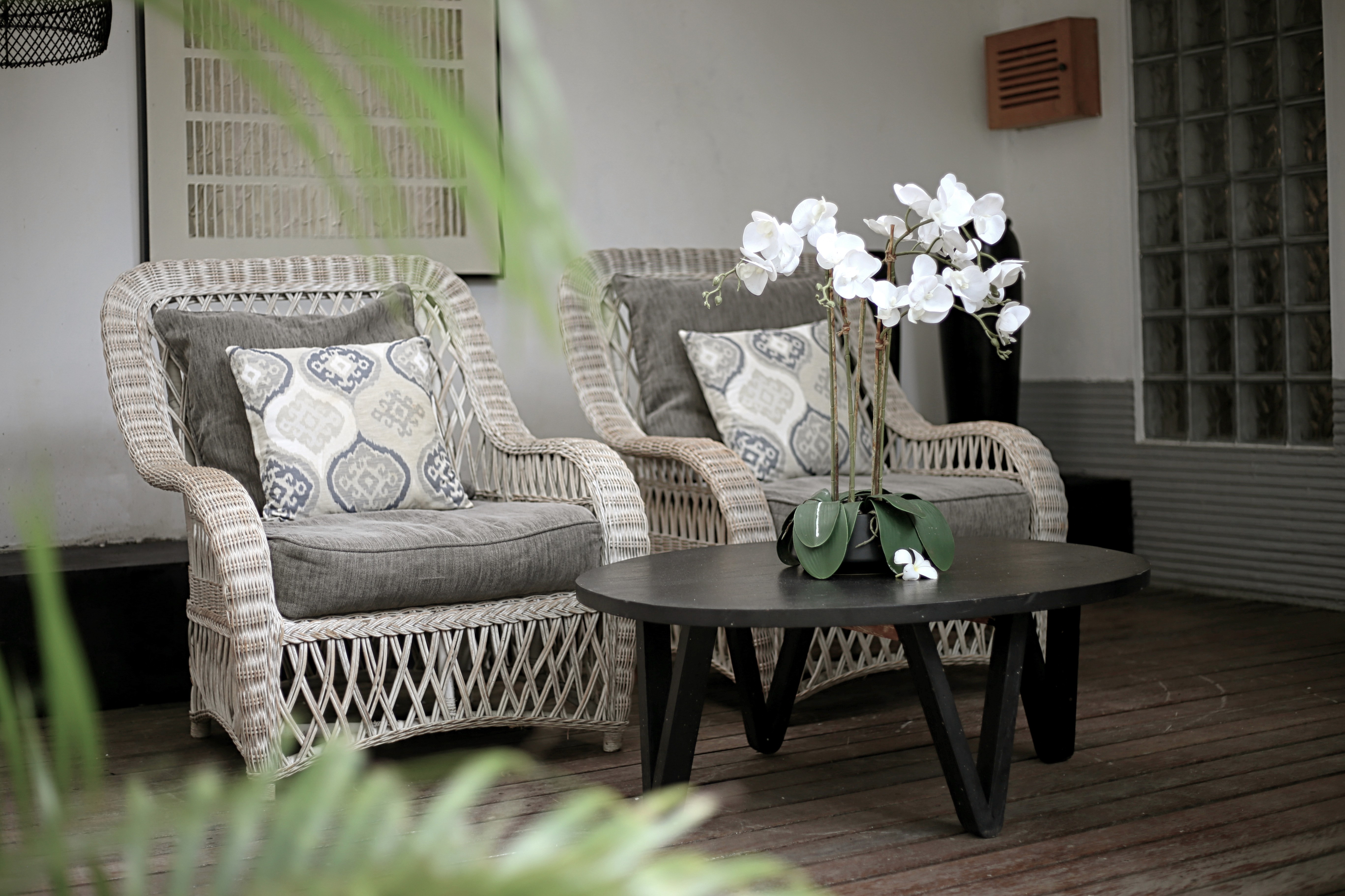 indiana-kenanga-deluxe-room-garden-outdoor-terrace-deco-loung