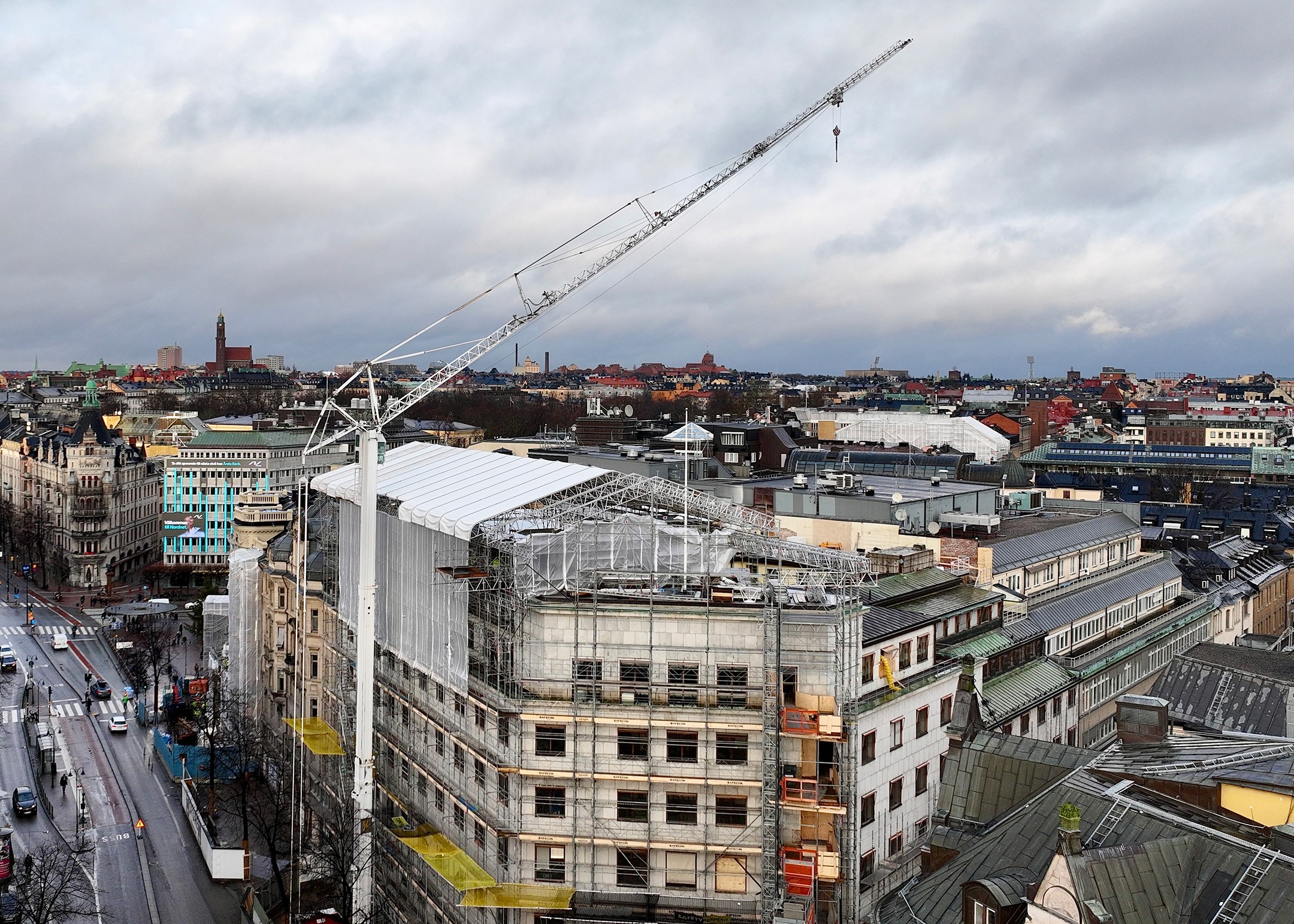 Byggnadsställning i Stureplan