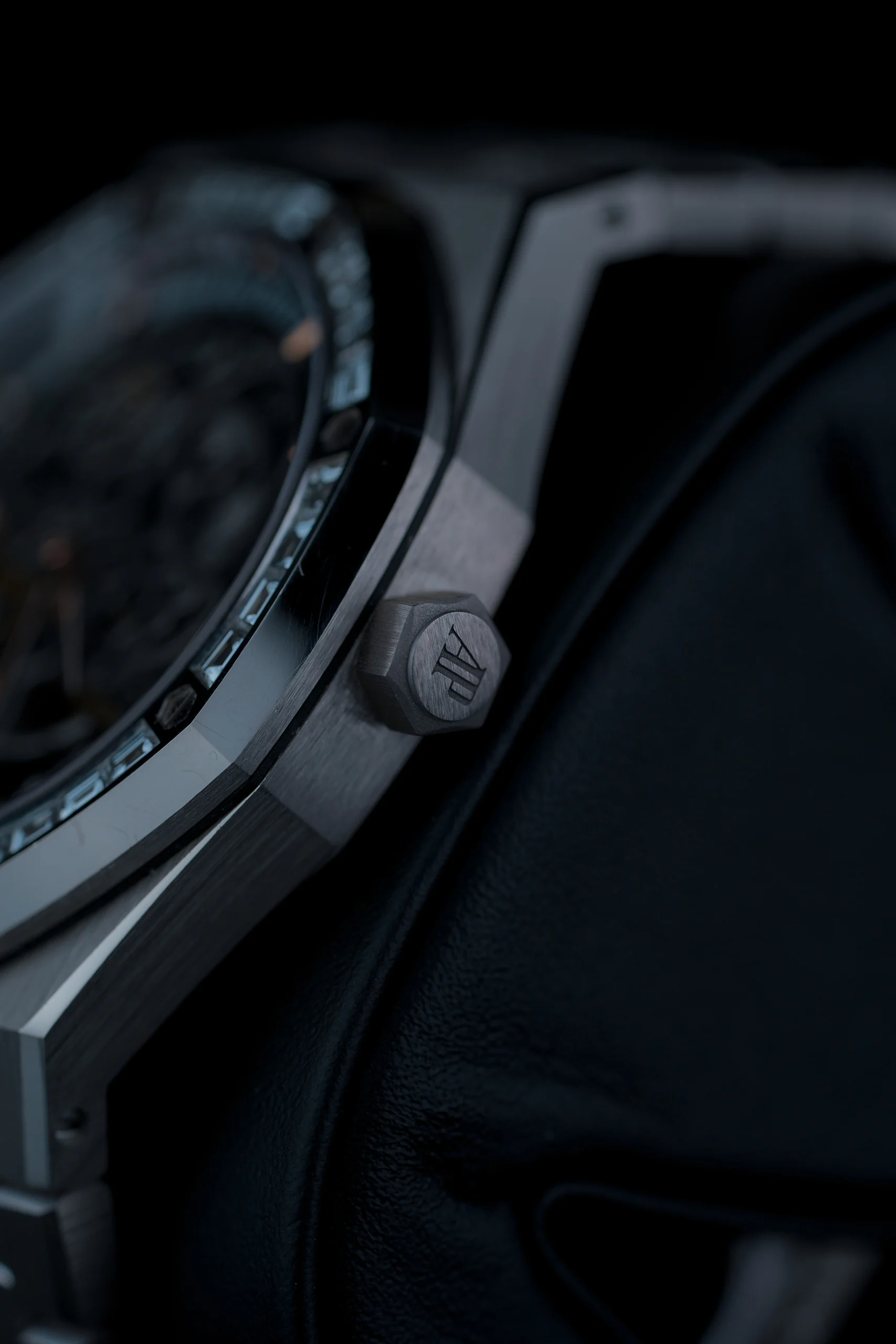 Side profile of the Audemars Piguet Royal Oak Double Balance Wheel Openworked 15412BC showing the crown
