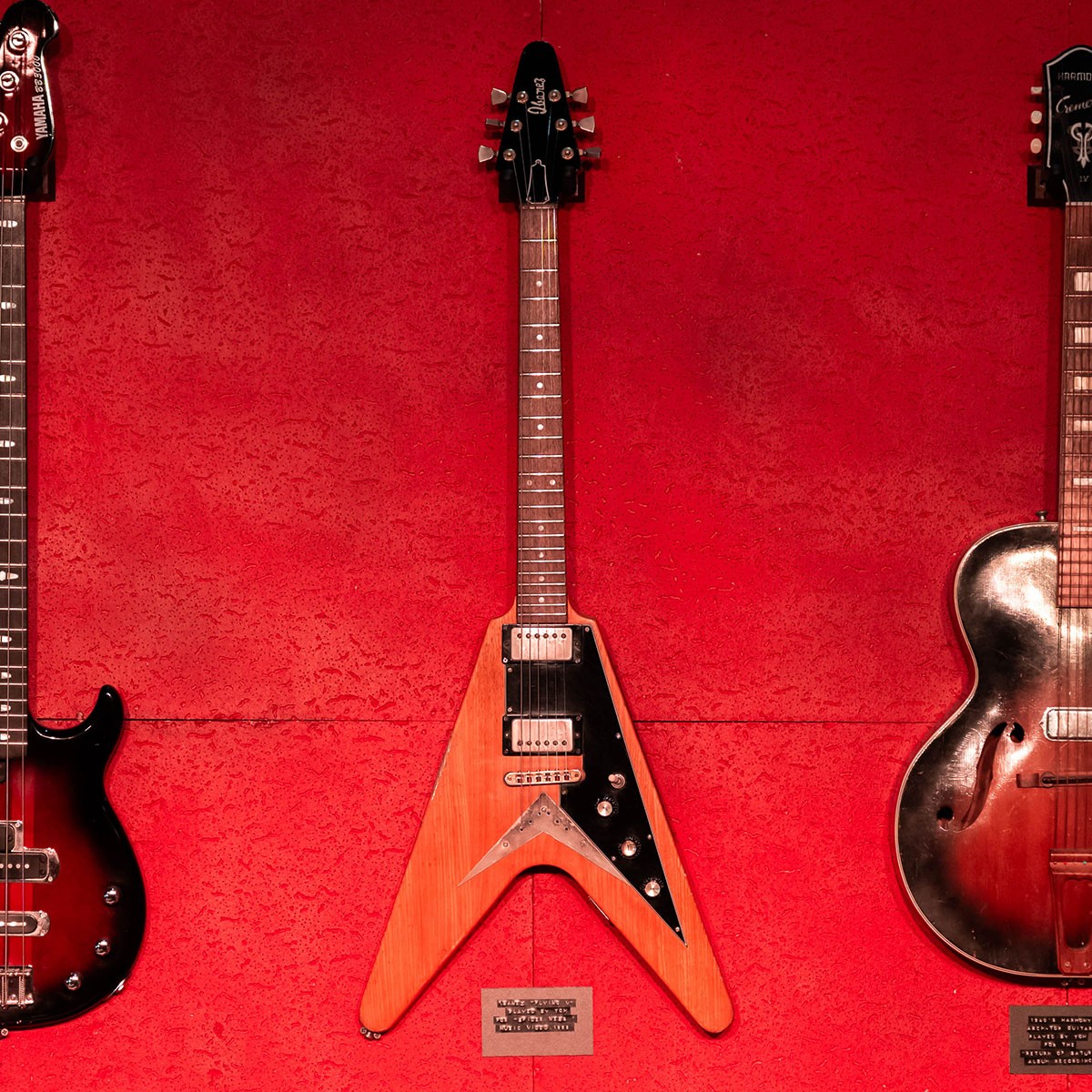 Ibenez flying v guitar