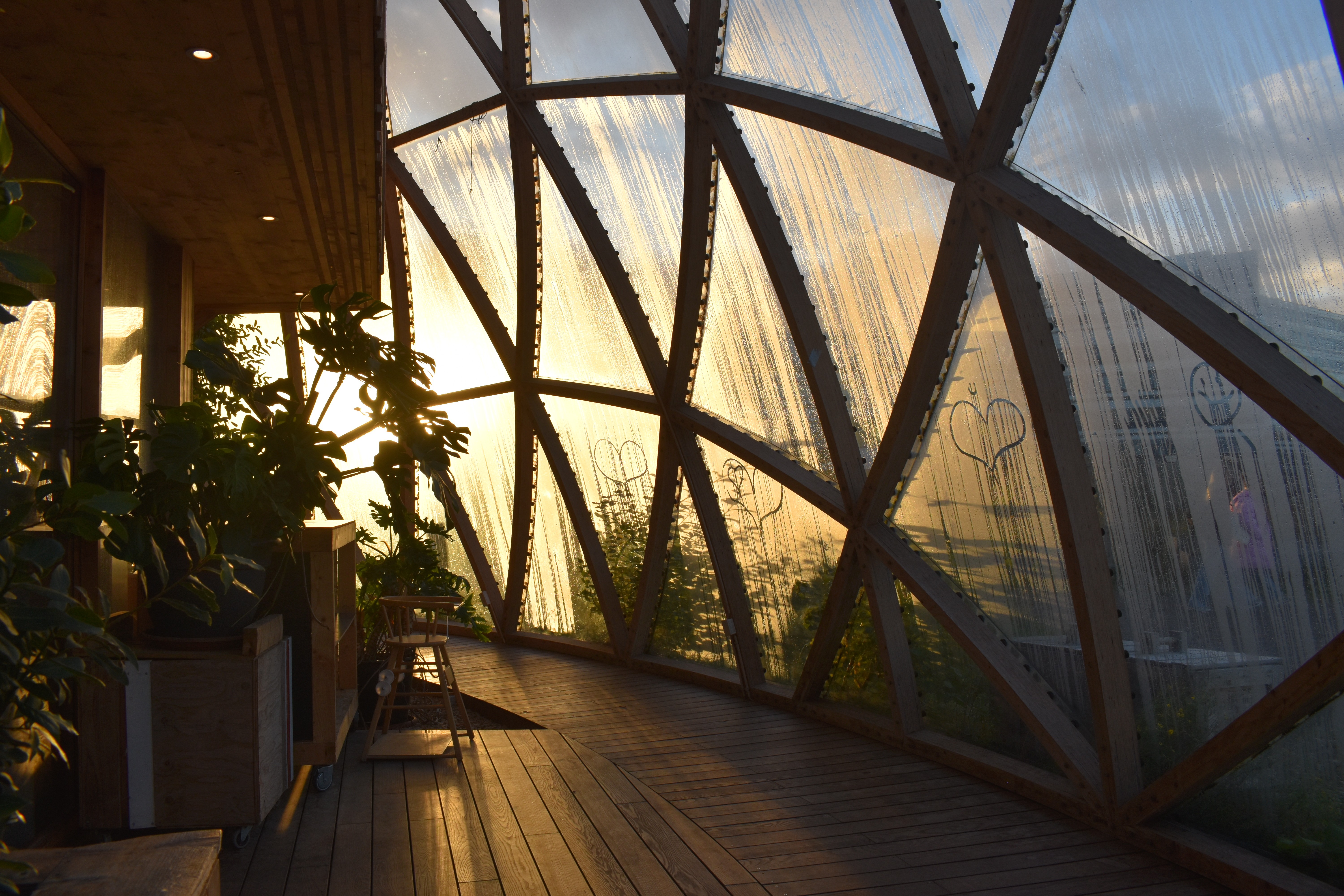 a black female model