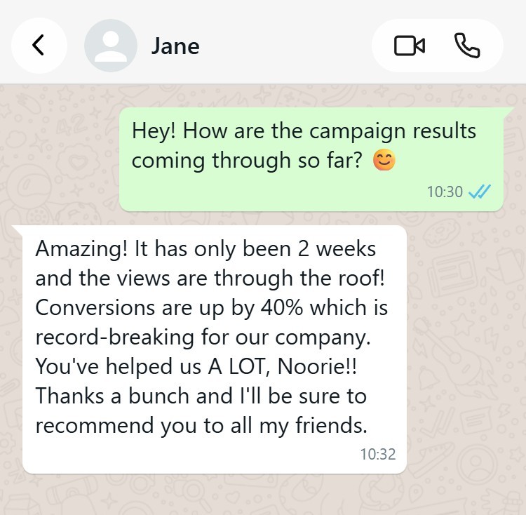 A text conversation informing about campaign results and recommending a service.