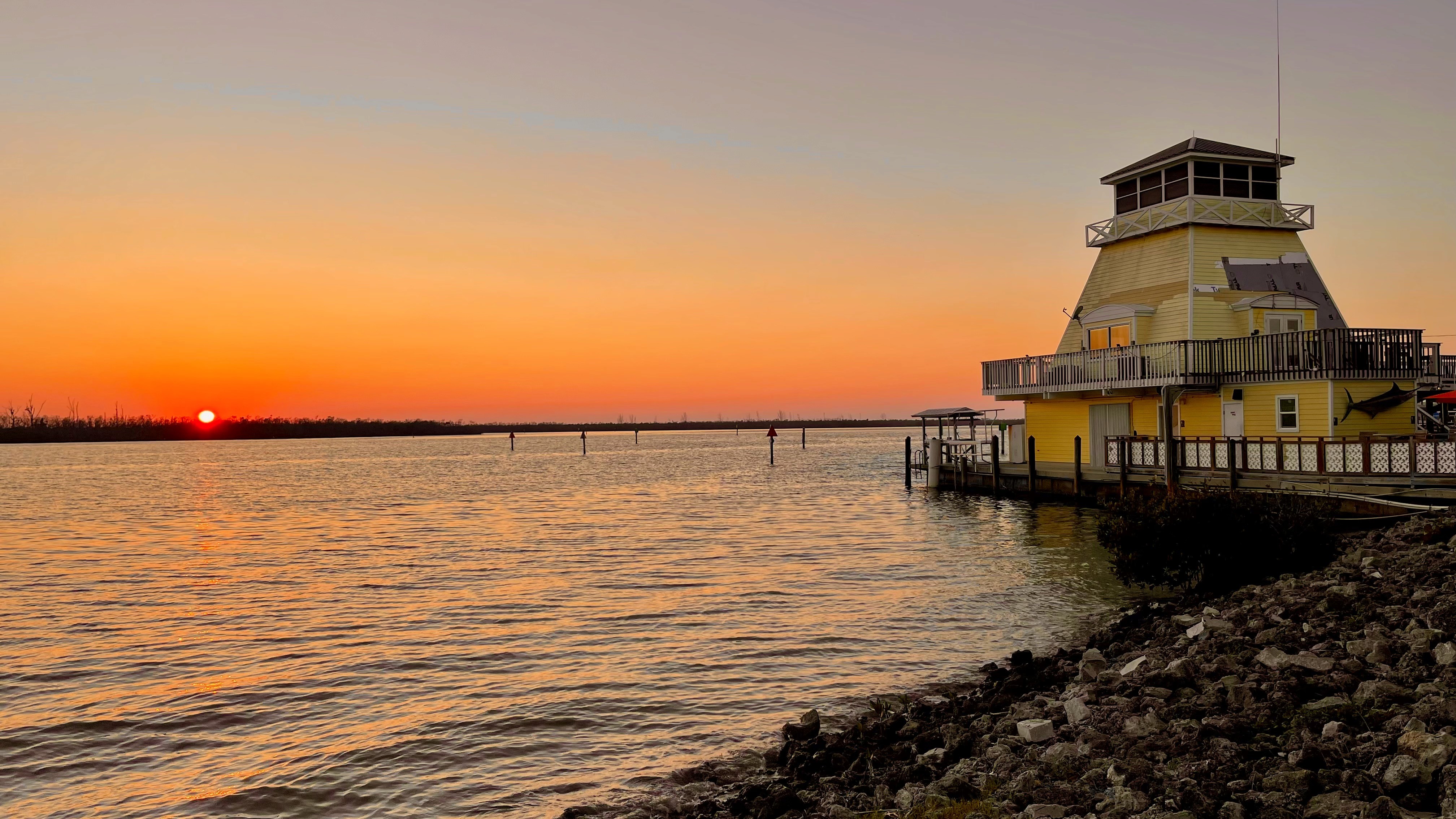 stump pass marina lighthouse