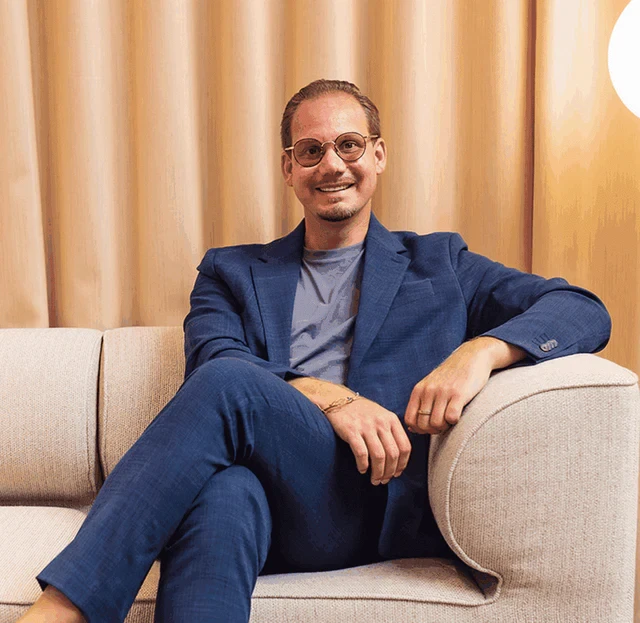 Marc Hillander, Citera customer