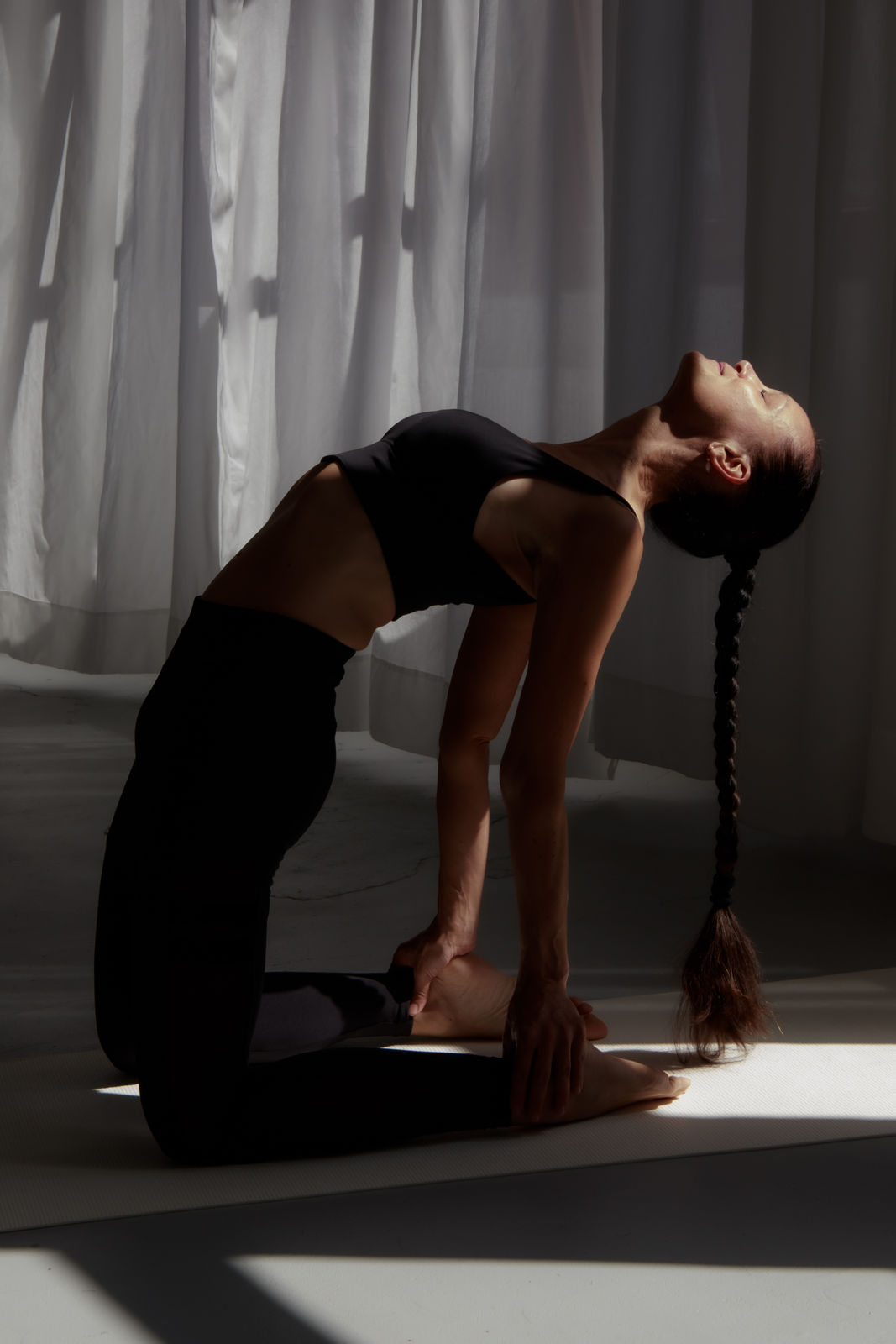 Annika Blankenship bei der Yoga-Praxis