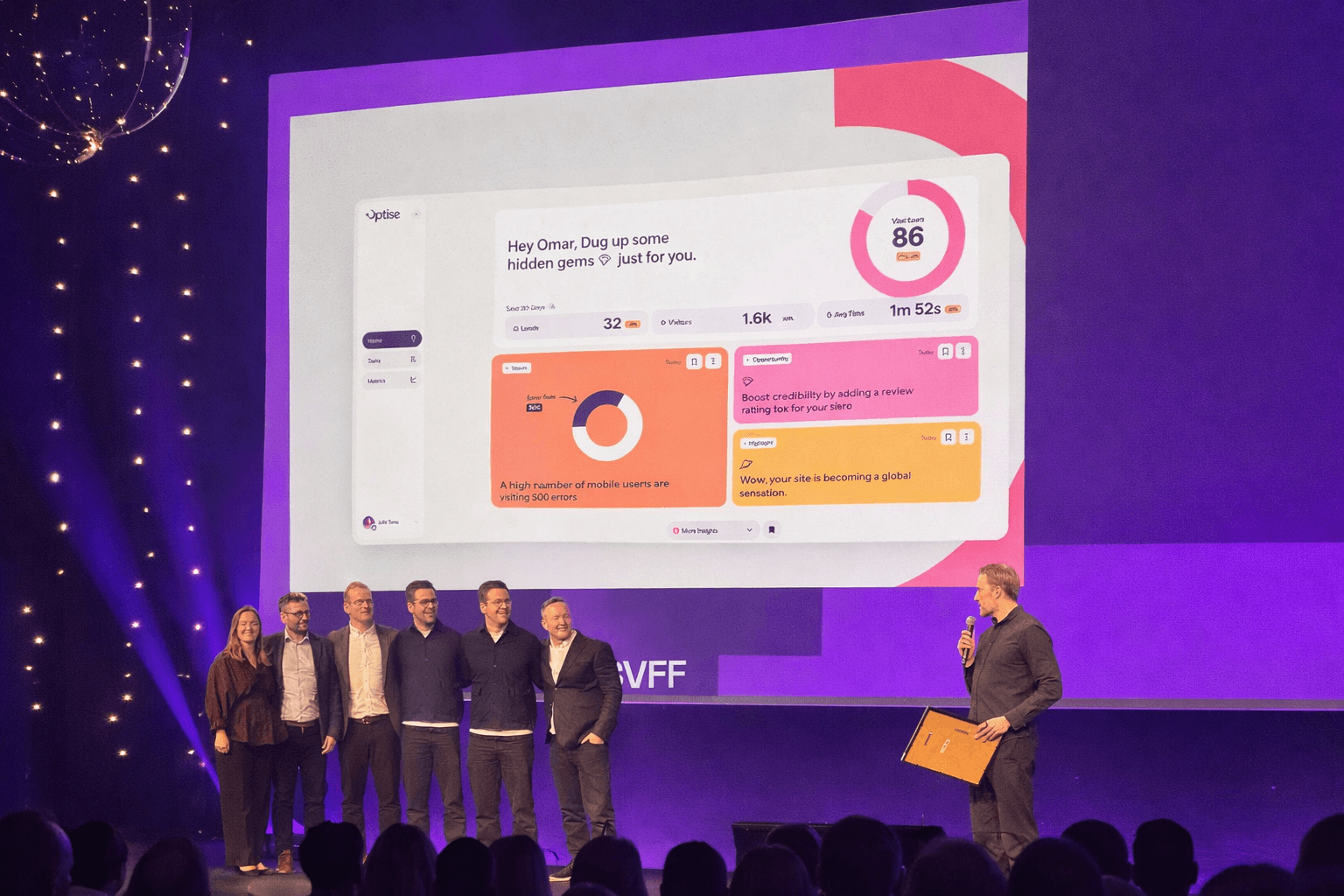 Image of the Optise team winning the award