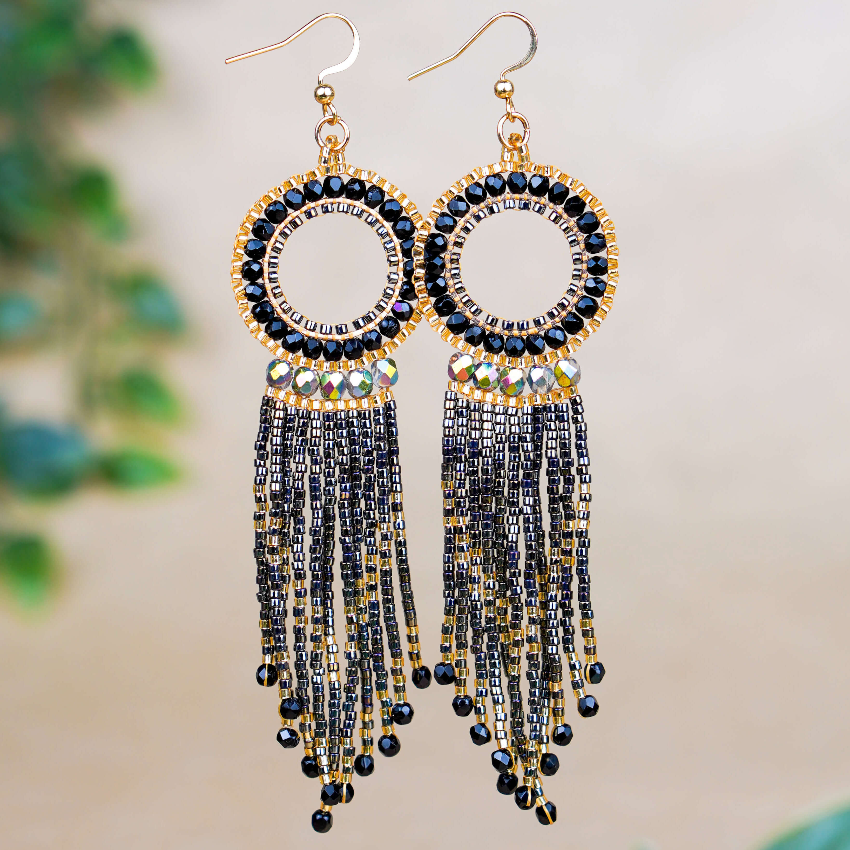 Długie brązowe czarne kolczyki koła ręcznie szyte asto