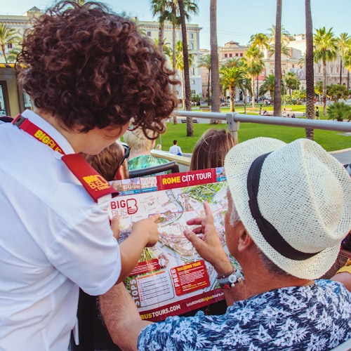 Roma: Biglietti per il Tour in Bus Hop-on Hop-off + Trasferimento dal Porto di Crociere di Civitavecchia a Civitavecchia