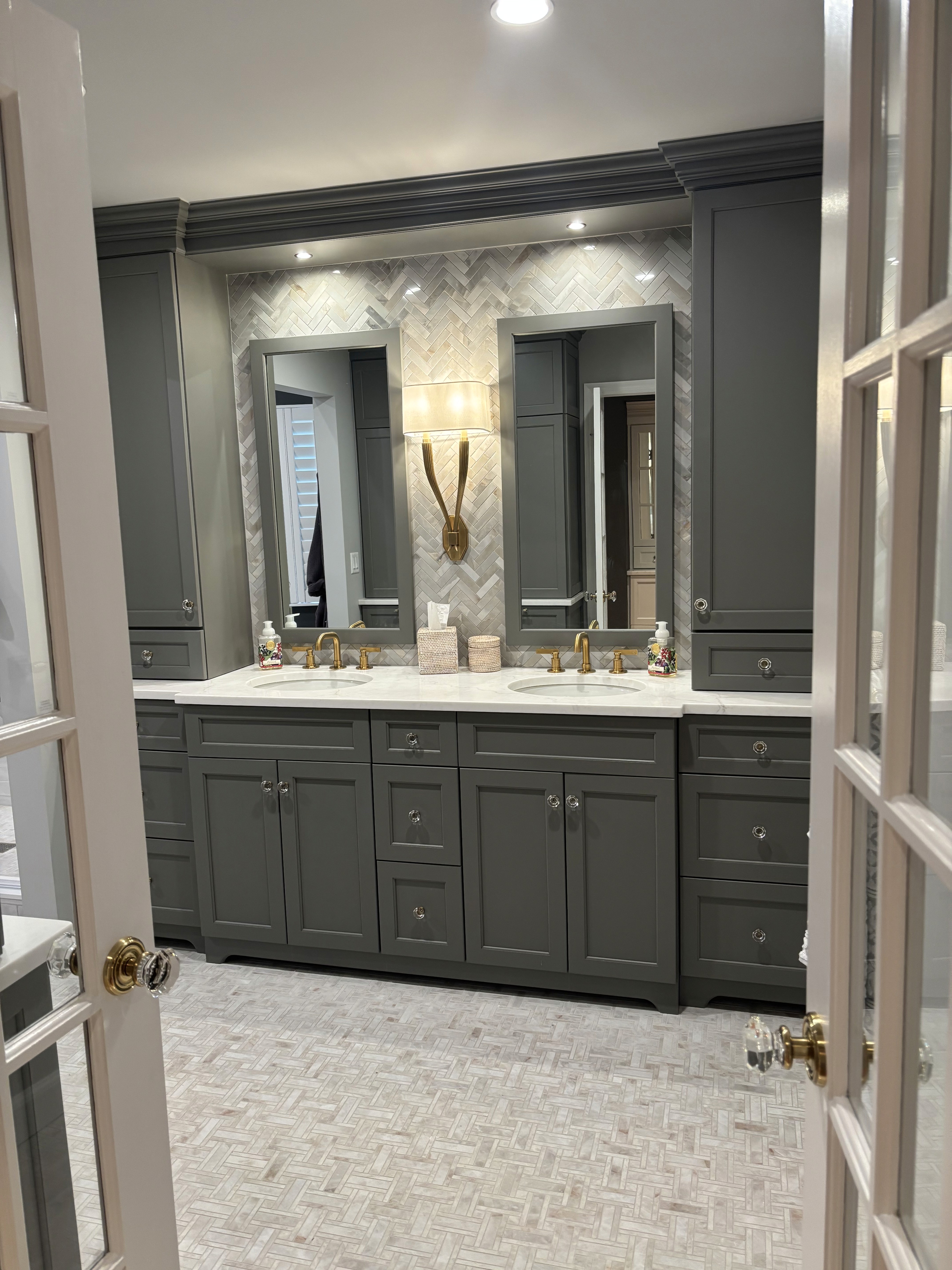 worker on laboratorium