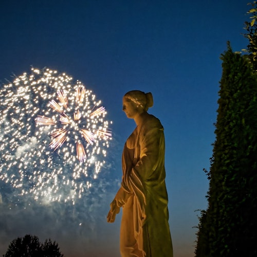 Palace of Versailles: Night Fountains Show Tickets in Versailles