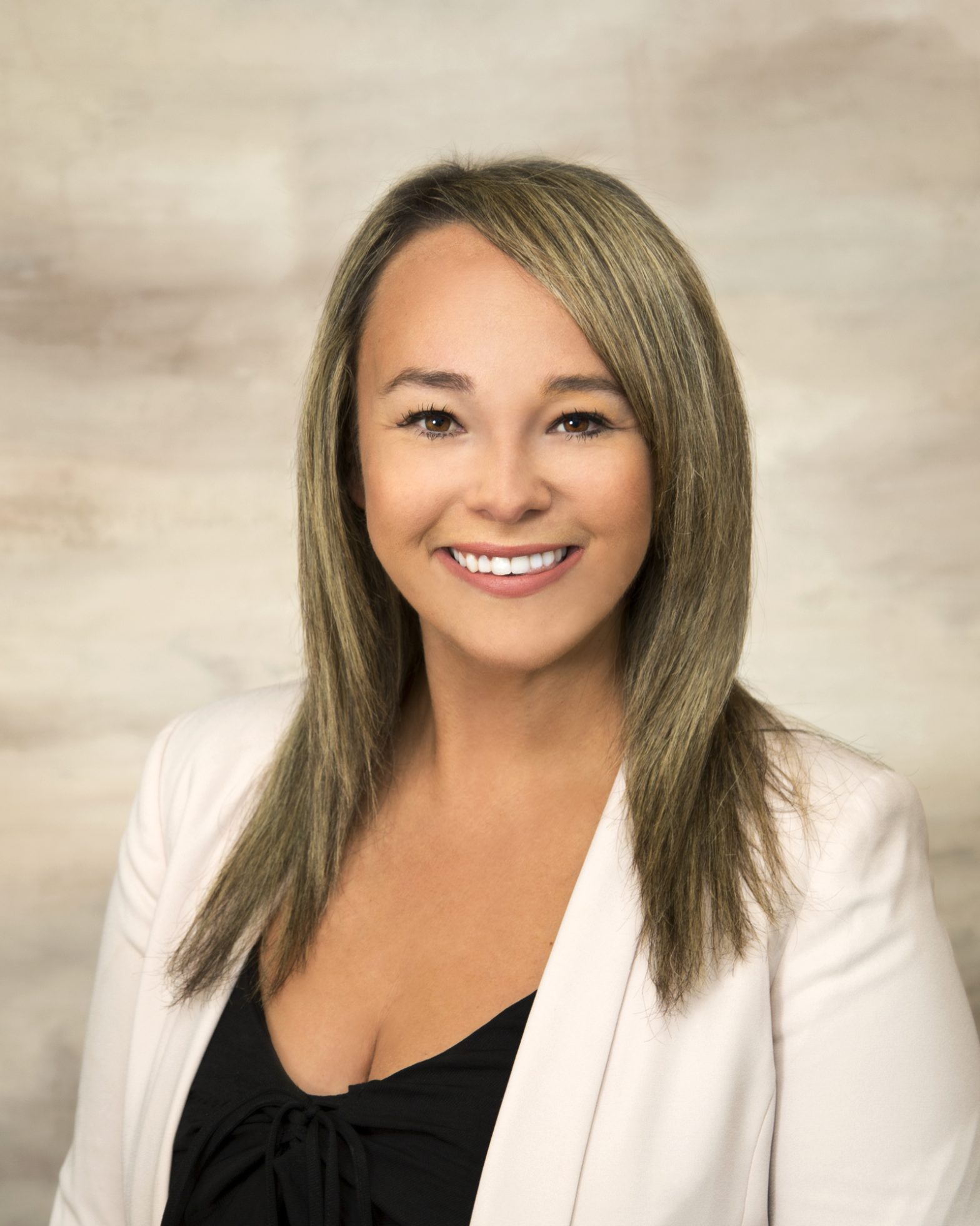 Alison MacDougall headshot