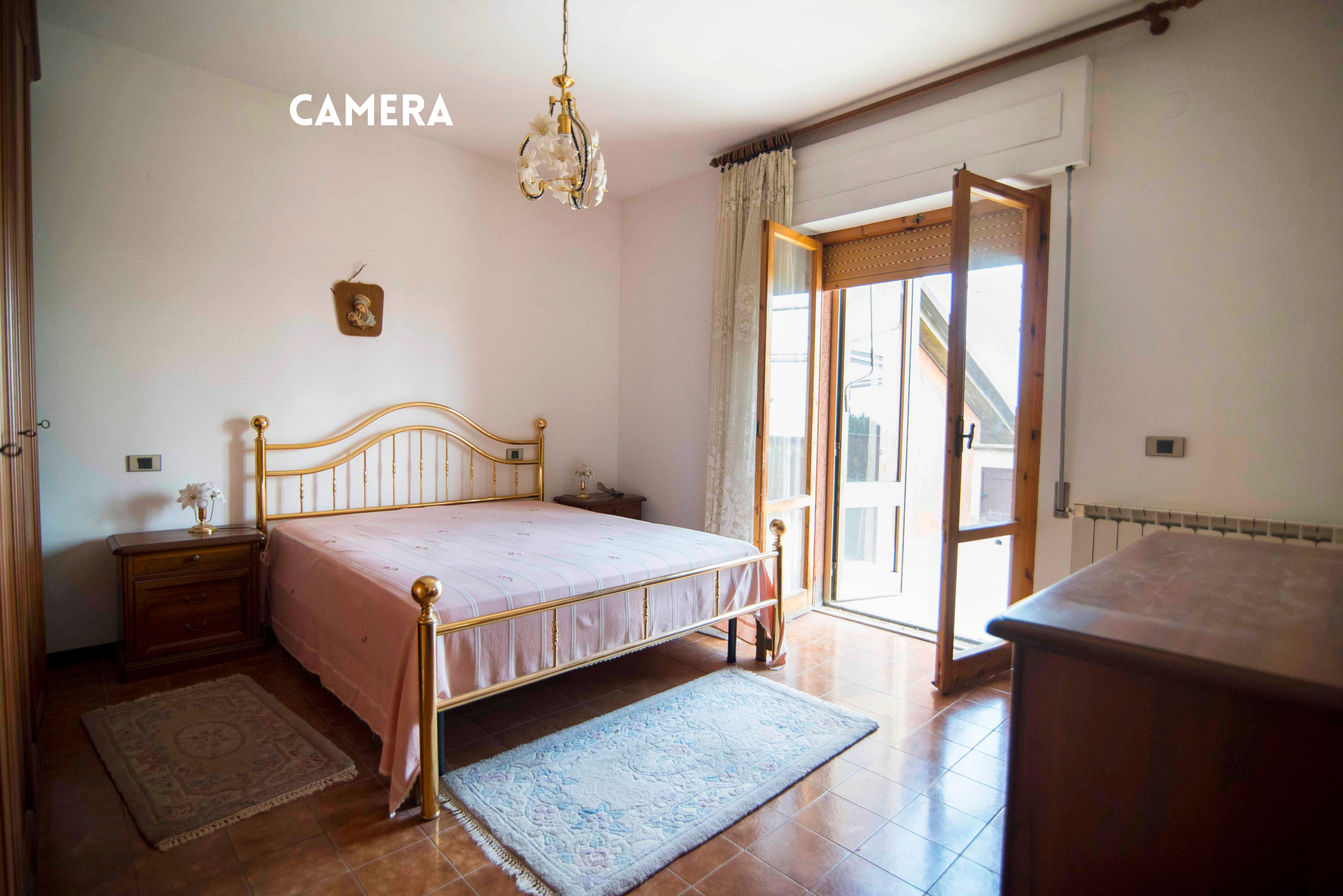 Casale Vista Provenza, soggiorno con travi a vista, Roccatederighi Maremma Toscana