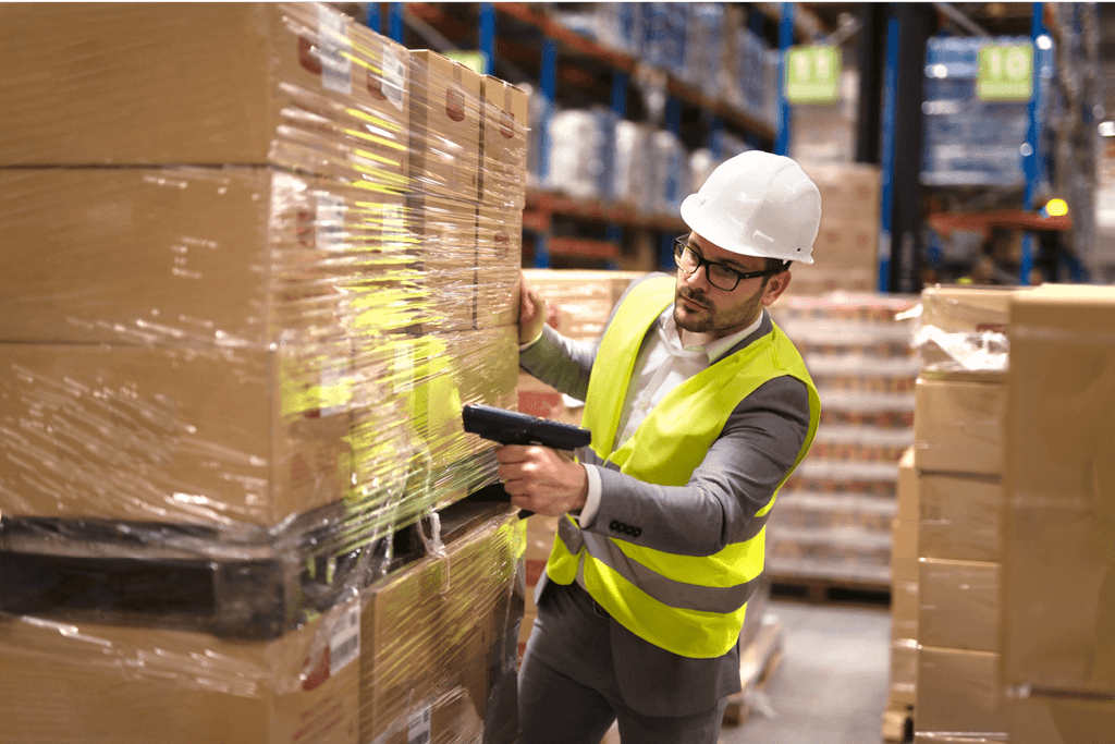 Leitura de código de barras em pallets para controle logístico e rastreamento de estoque - FindUP - TI e logística