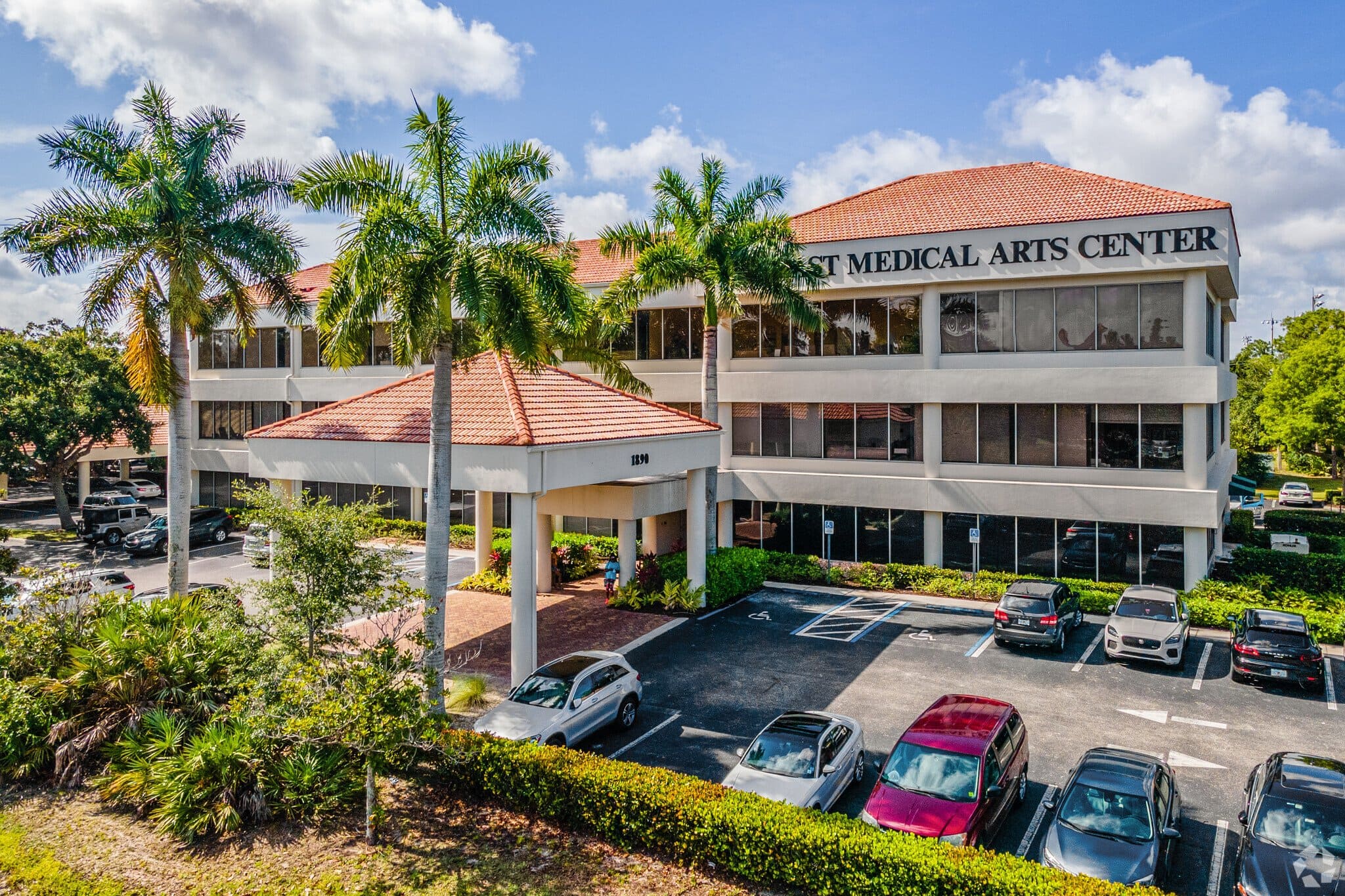 Exterior of Harper Health Naples concierge medicine clinic