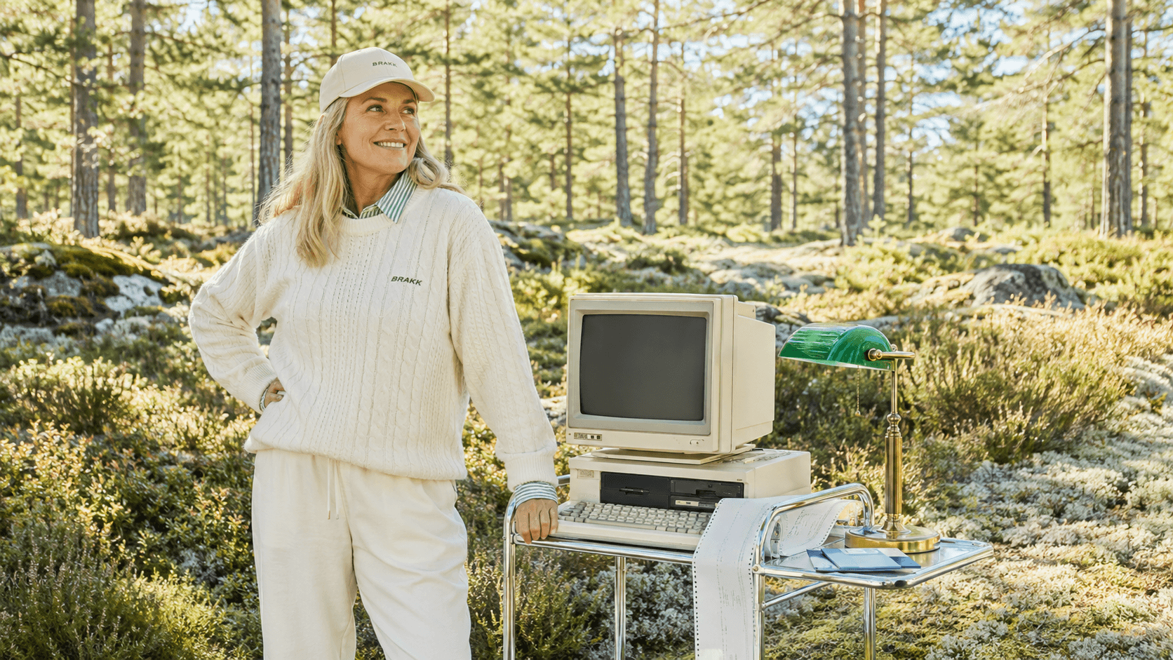 En kollega på tur i skogen
