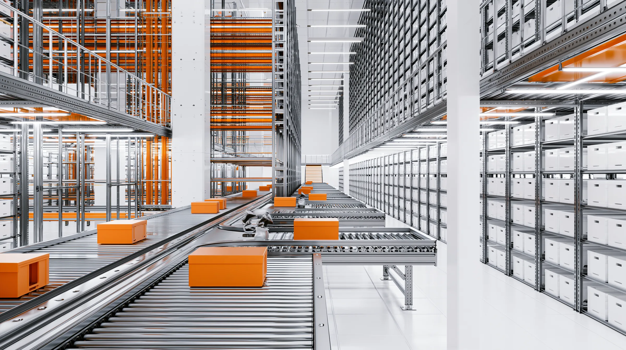 Fördertechnik mit orangen Behältern in einem automatisierten Hochregallager