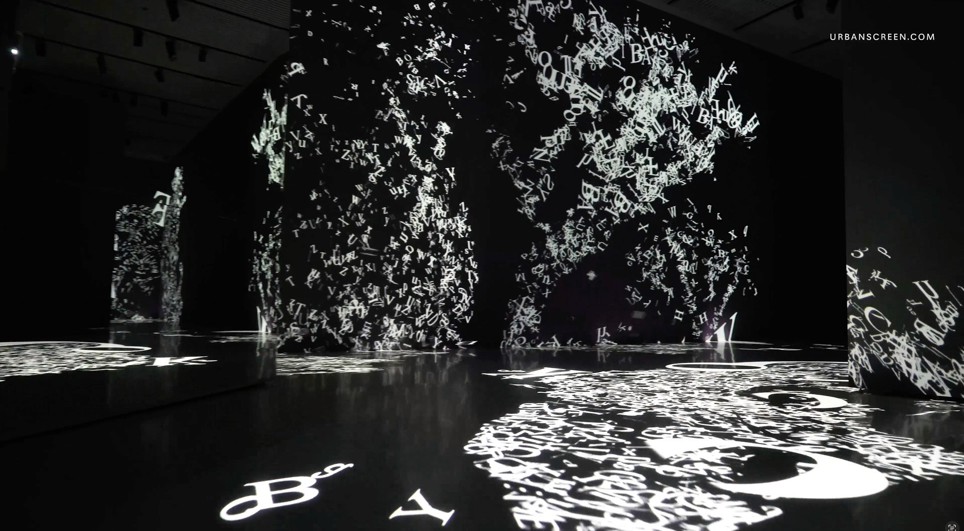 Finsterwald - interior projection mapping