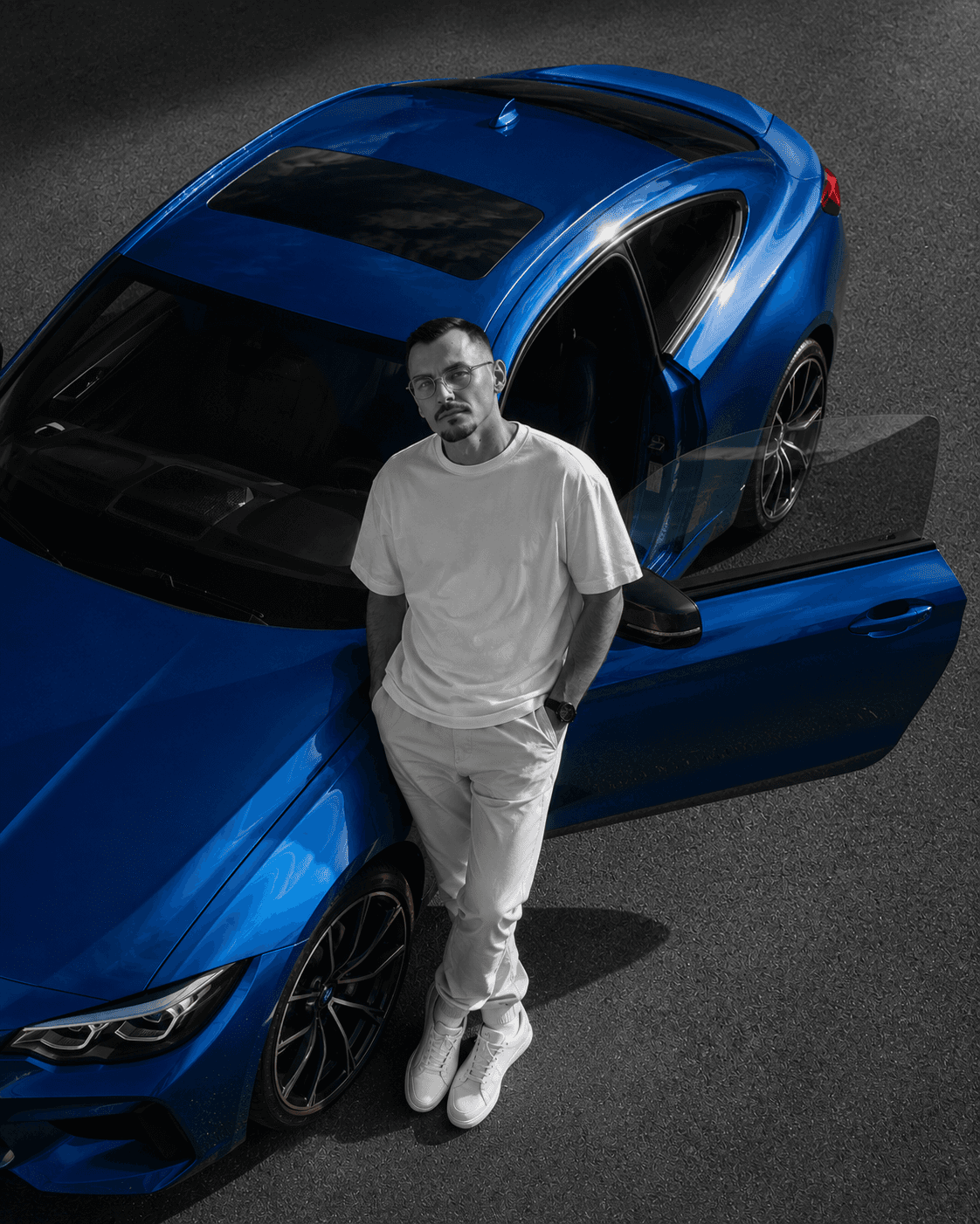 Designer et sa voiture de rêve