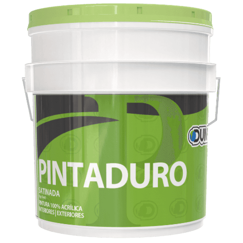 A smilintg girl holding books