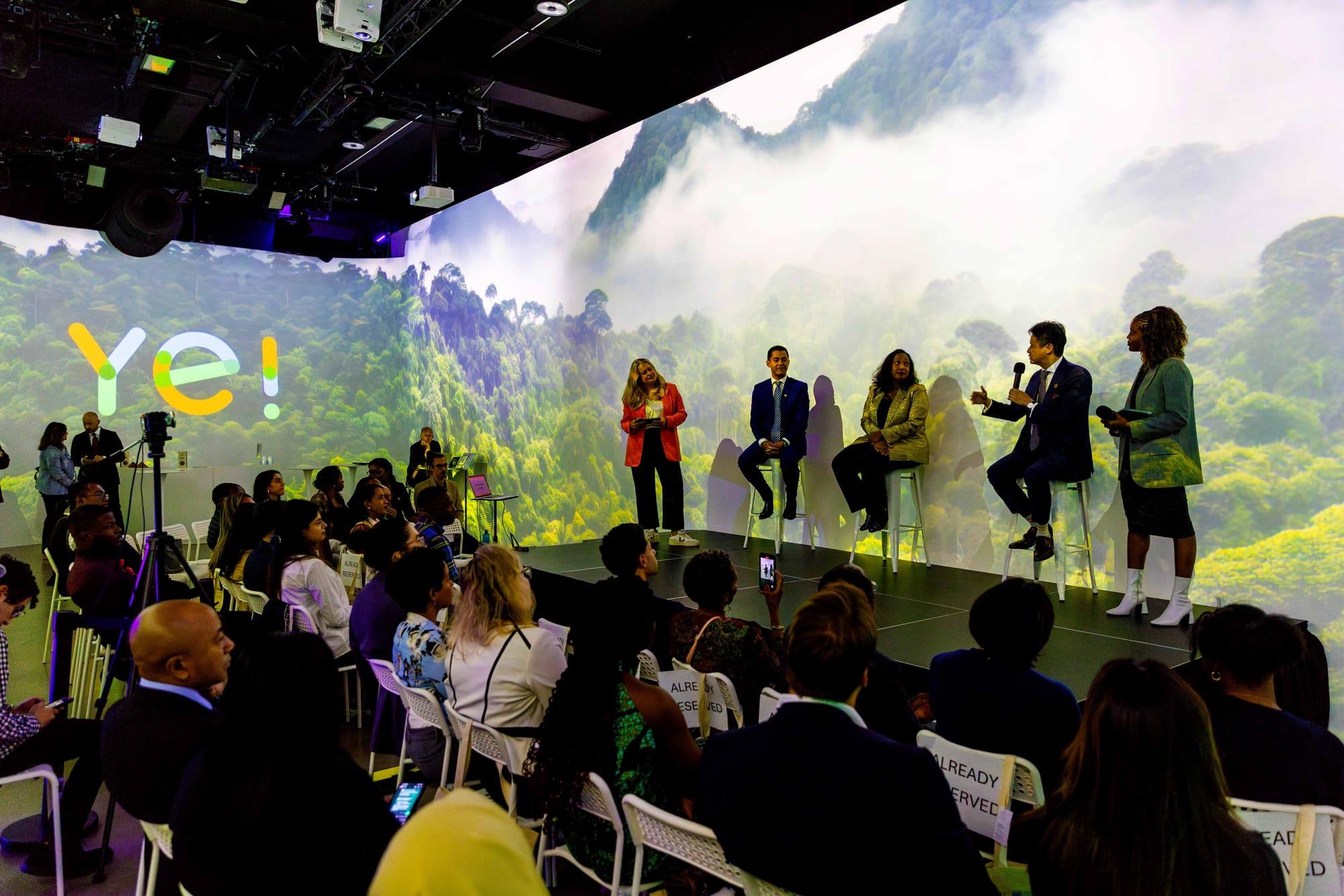 shift-midtown-corporate-roundtable-immersive-projections-03_web