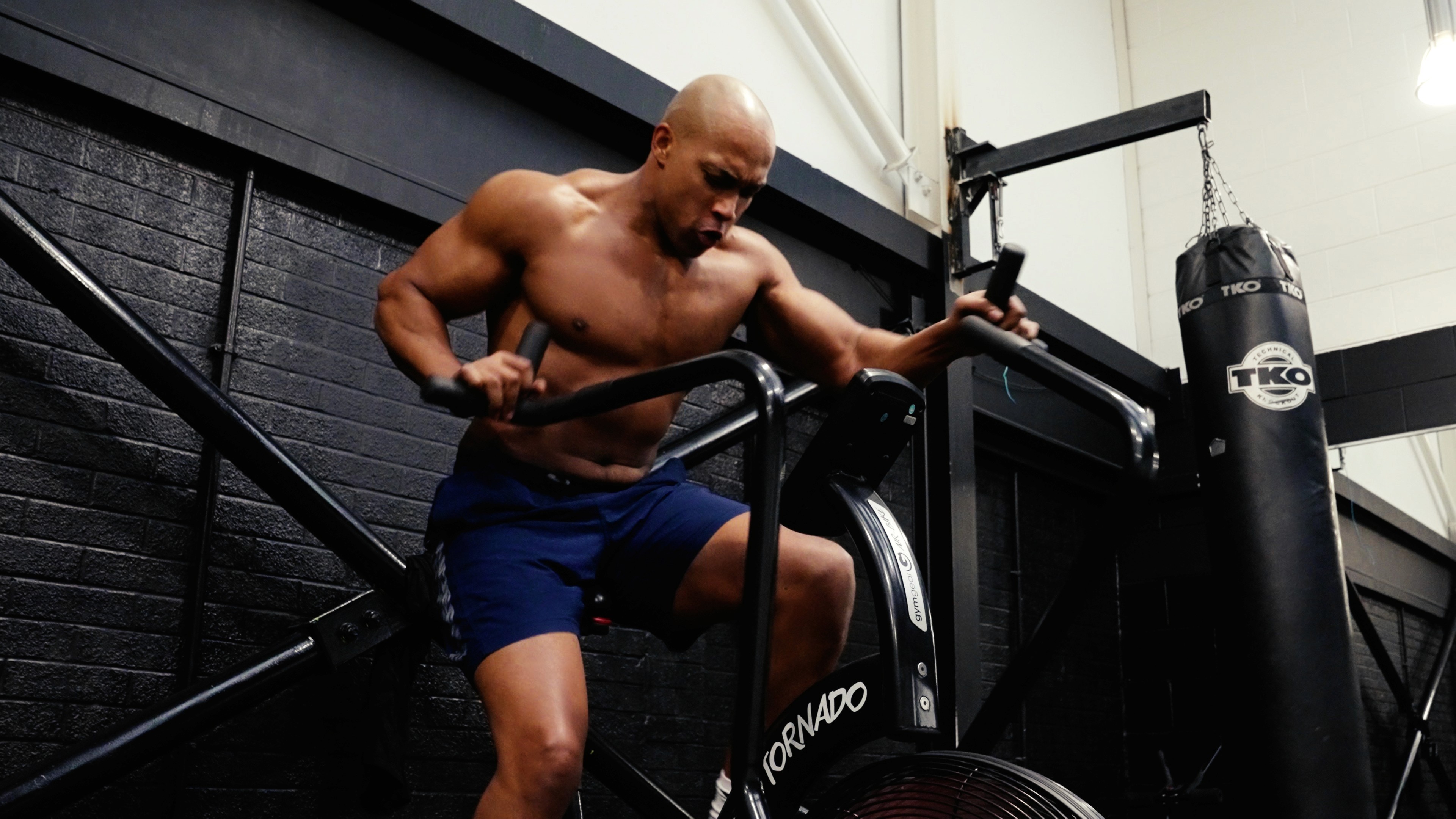 Photo of personal trianer in a gym