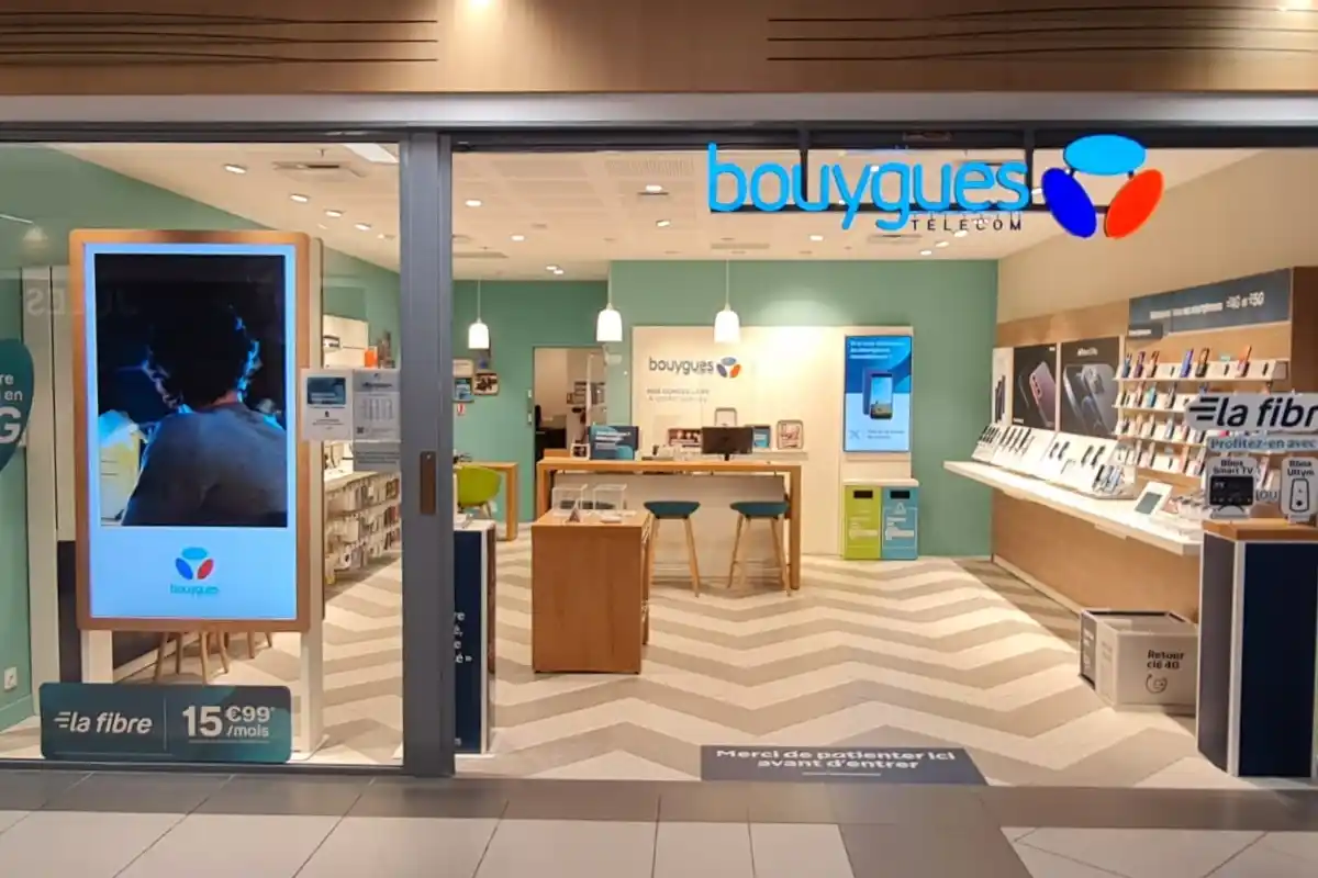 vue depuis l'extérieur d'une boutique