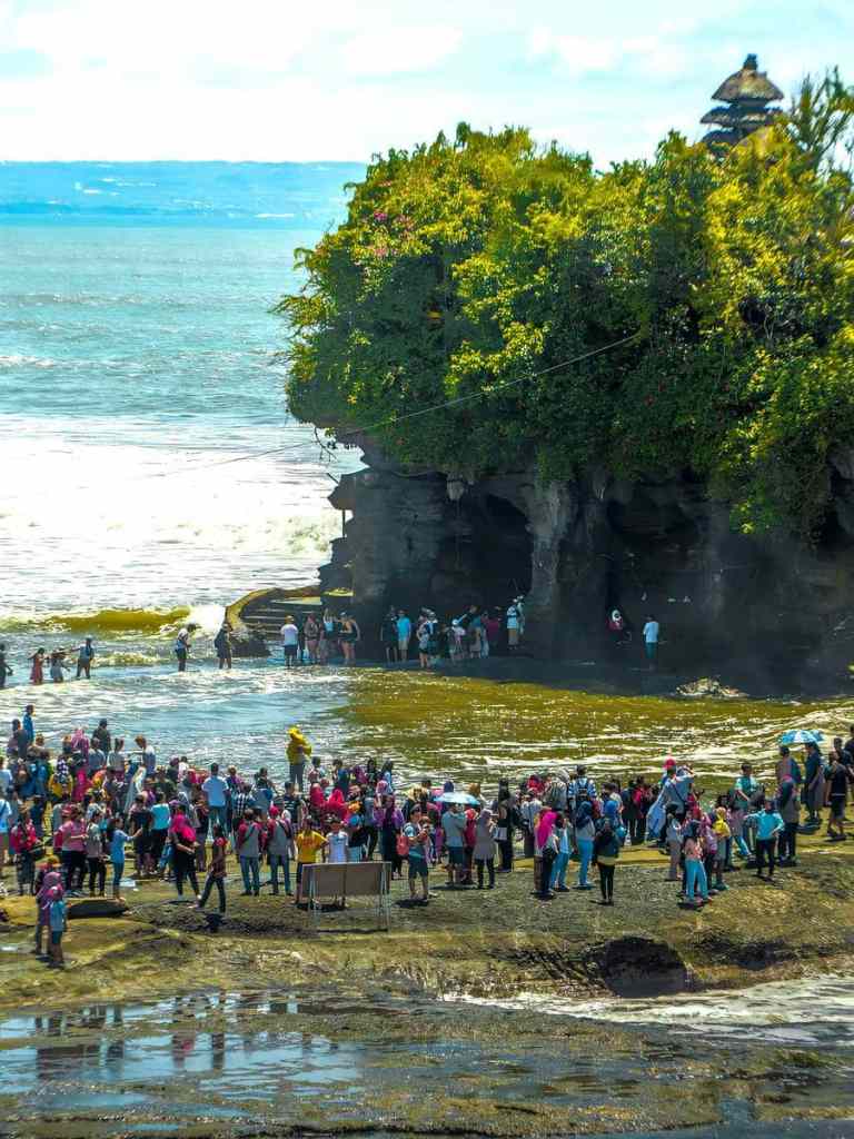tanah lot temple